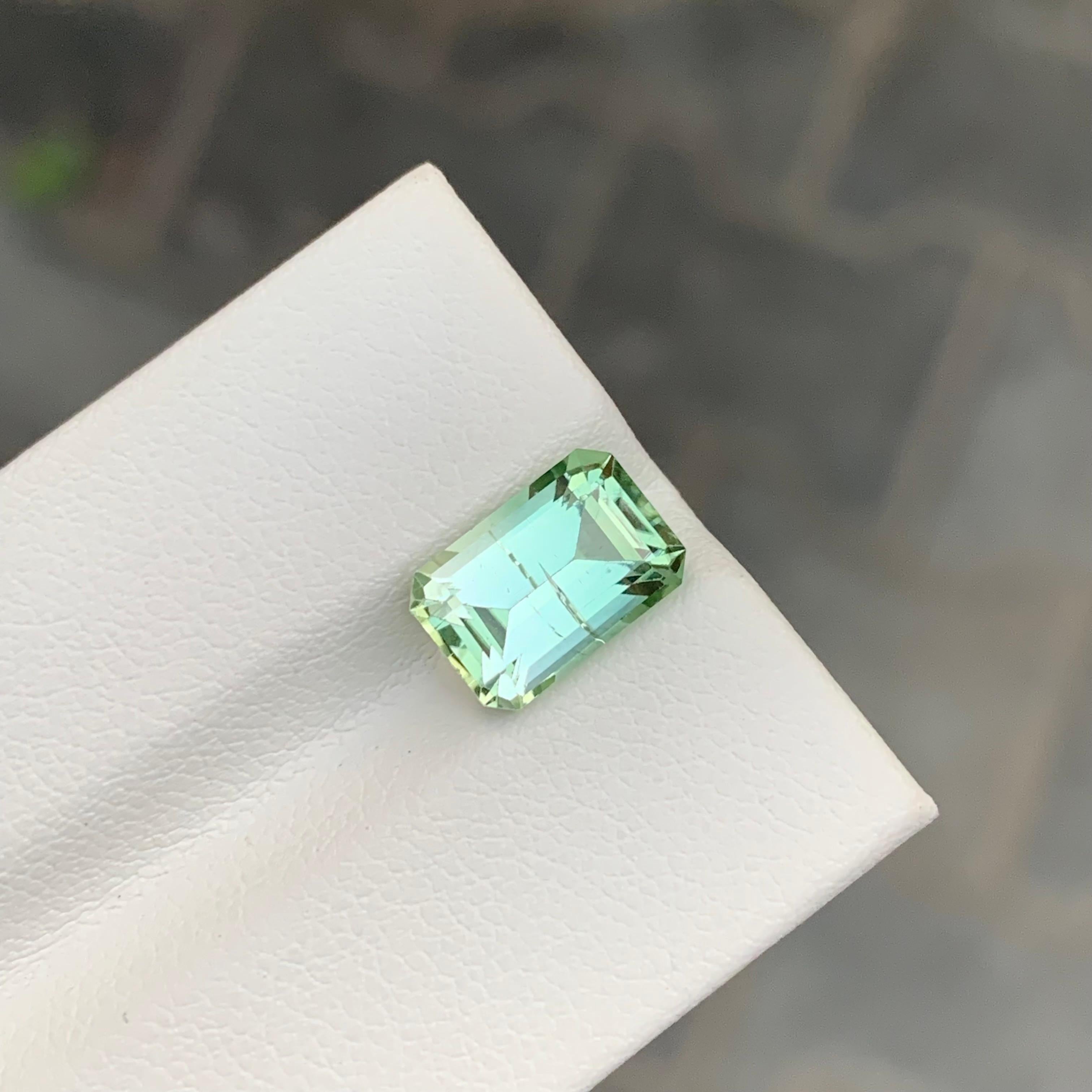 Taille émeraude Superbe tourmaline naturelle non sertie de 3,40 carats en vente