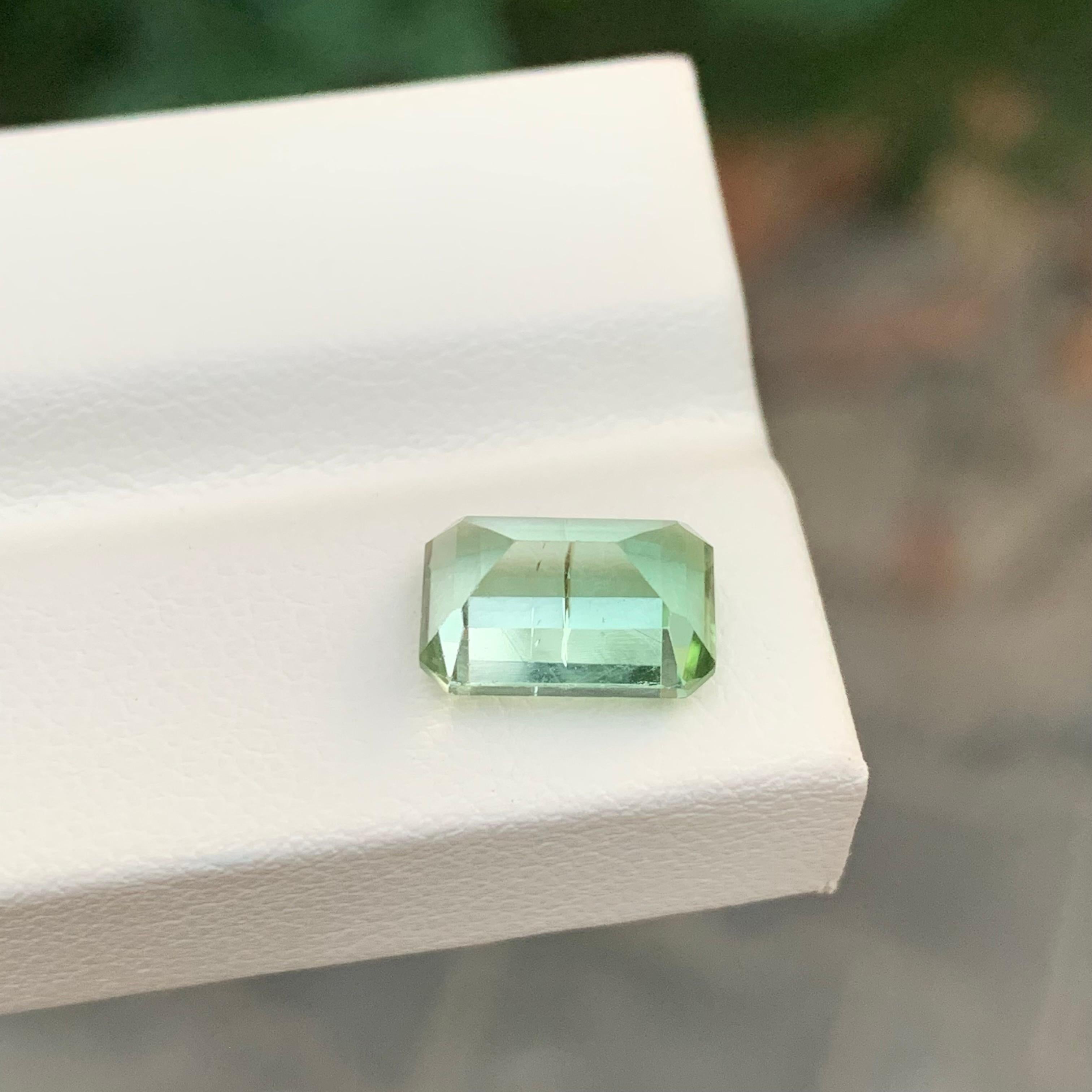 Superbe tourmaline naturelle non sertie de 3,40 carats en vente 1