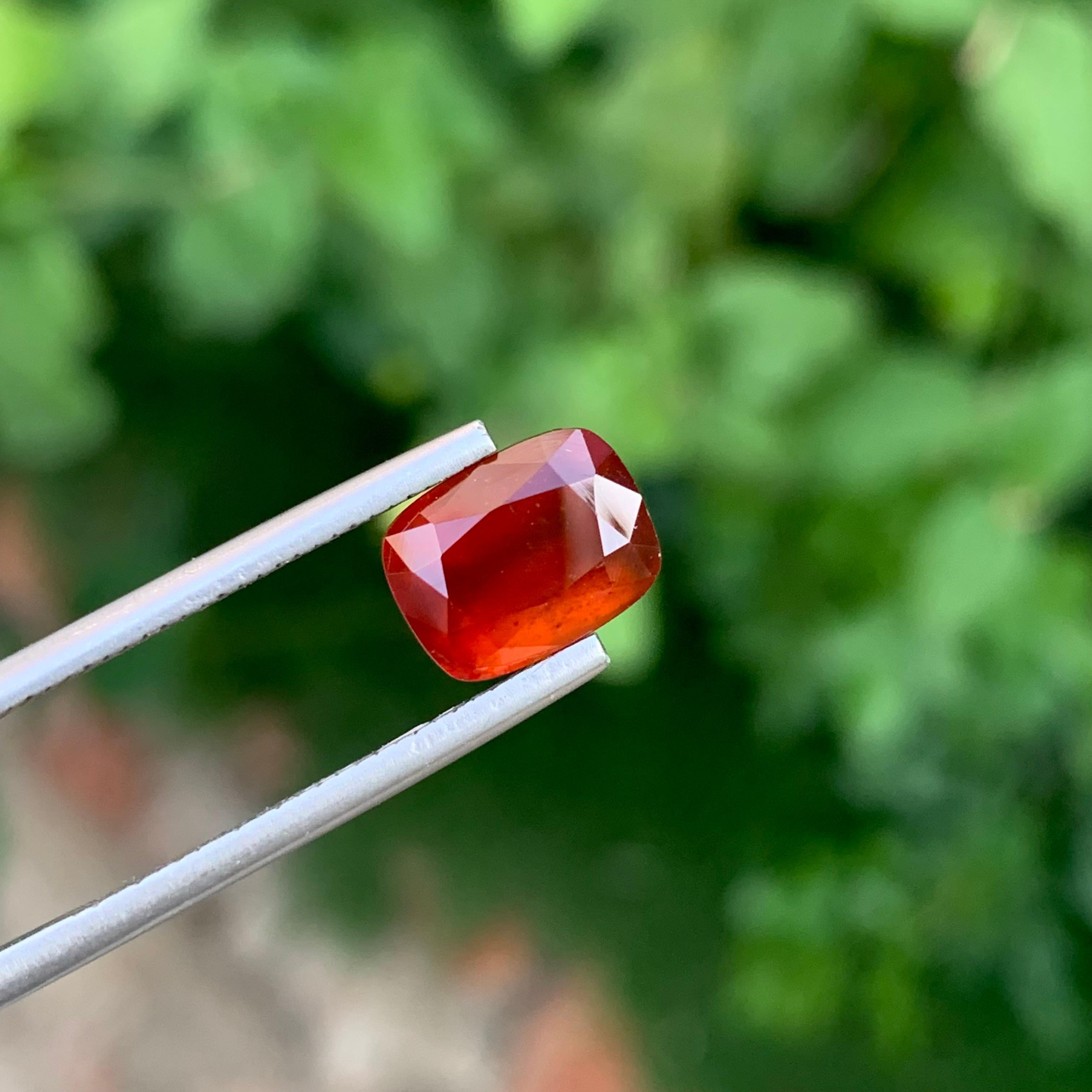 3,40 carati di granato fumé naturale sfuso di assonite a forma di cuscino per anello in vendita 5
