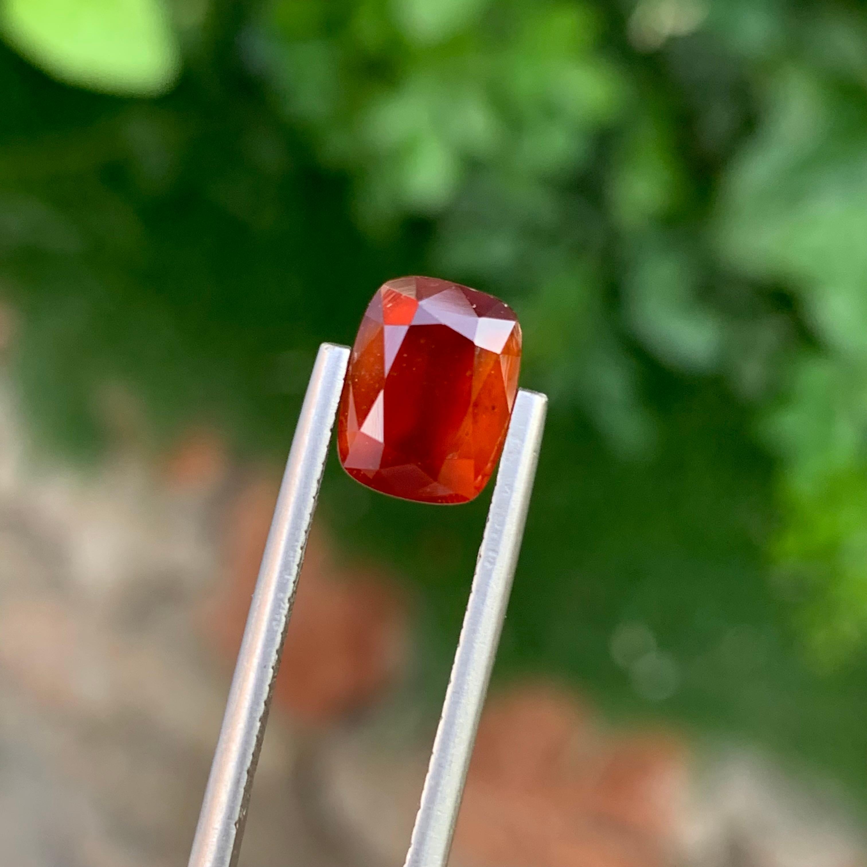 3,40 carati di granato fumé naturale sfuso di assonite a forma di cuscino per anello in vendita 2