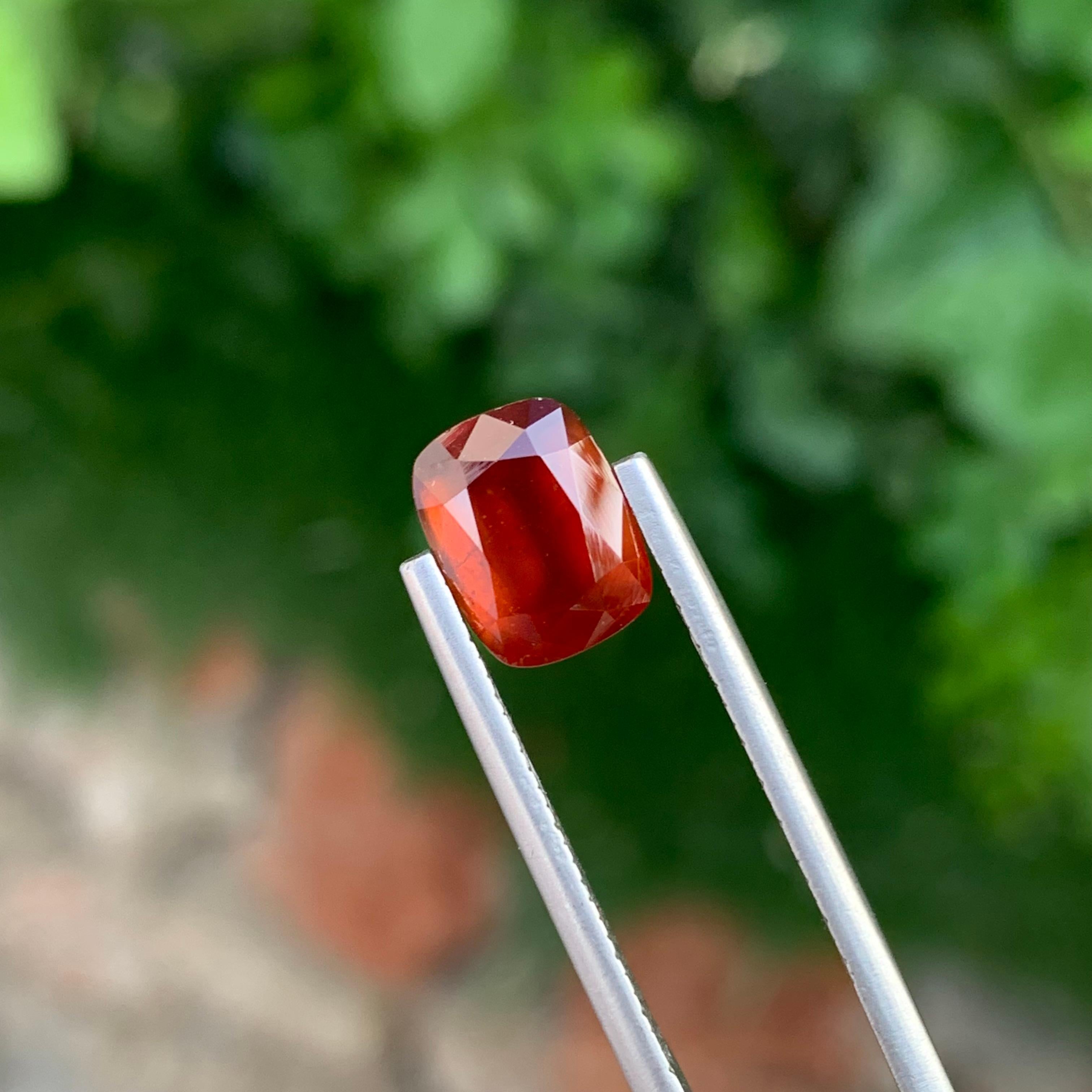 3,40 carati di granato fumé naturale sfuso di assonite a forma di cuscino per anello in vendita 3