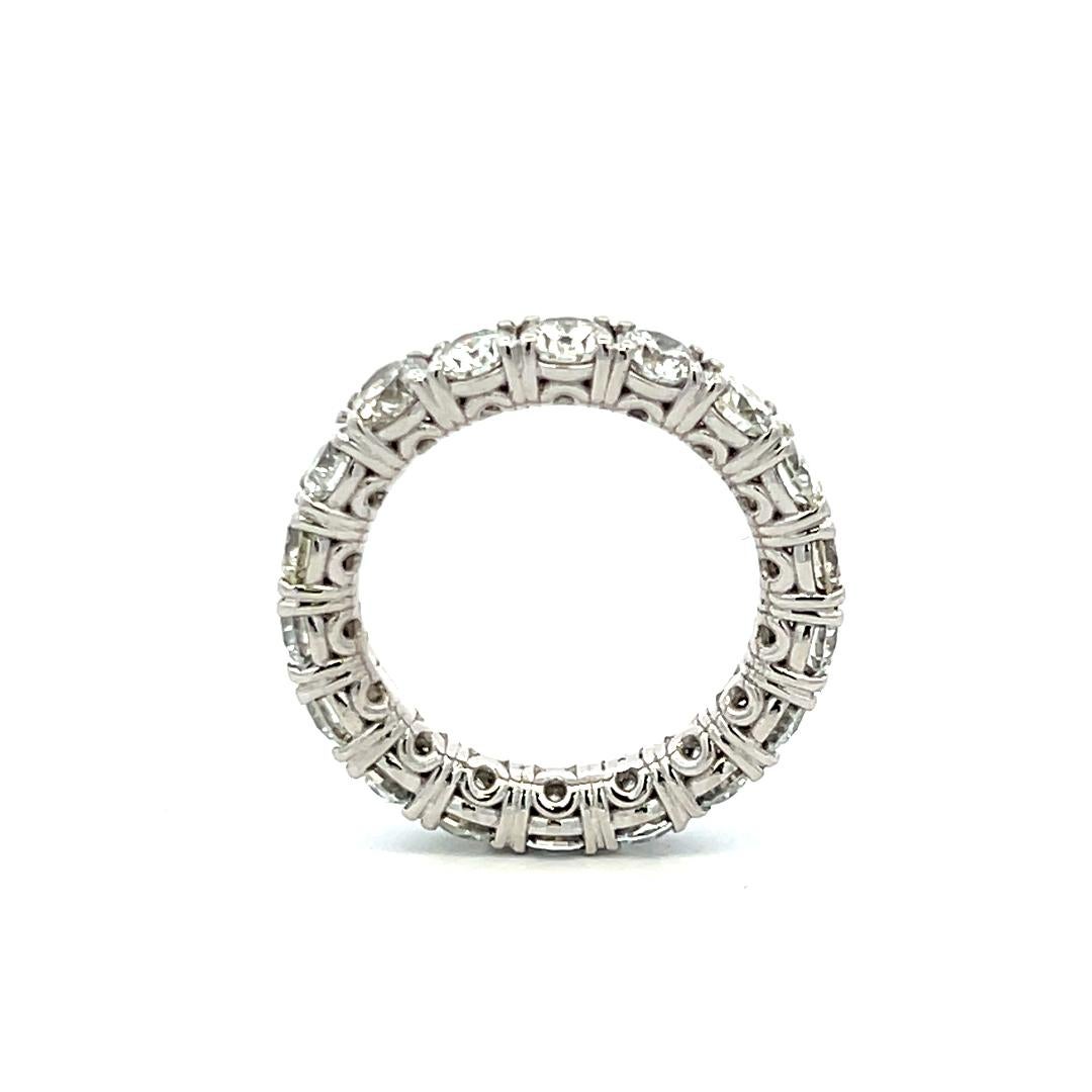 3.40 Carat Round Brilliant G VS Diamond Platinum Eternity Band Ring en vente 6