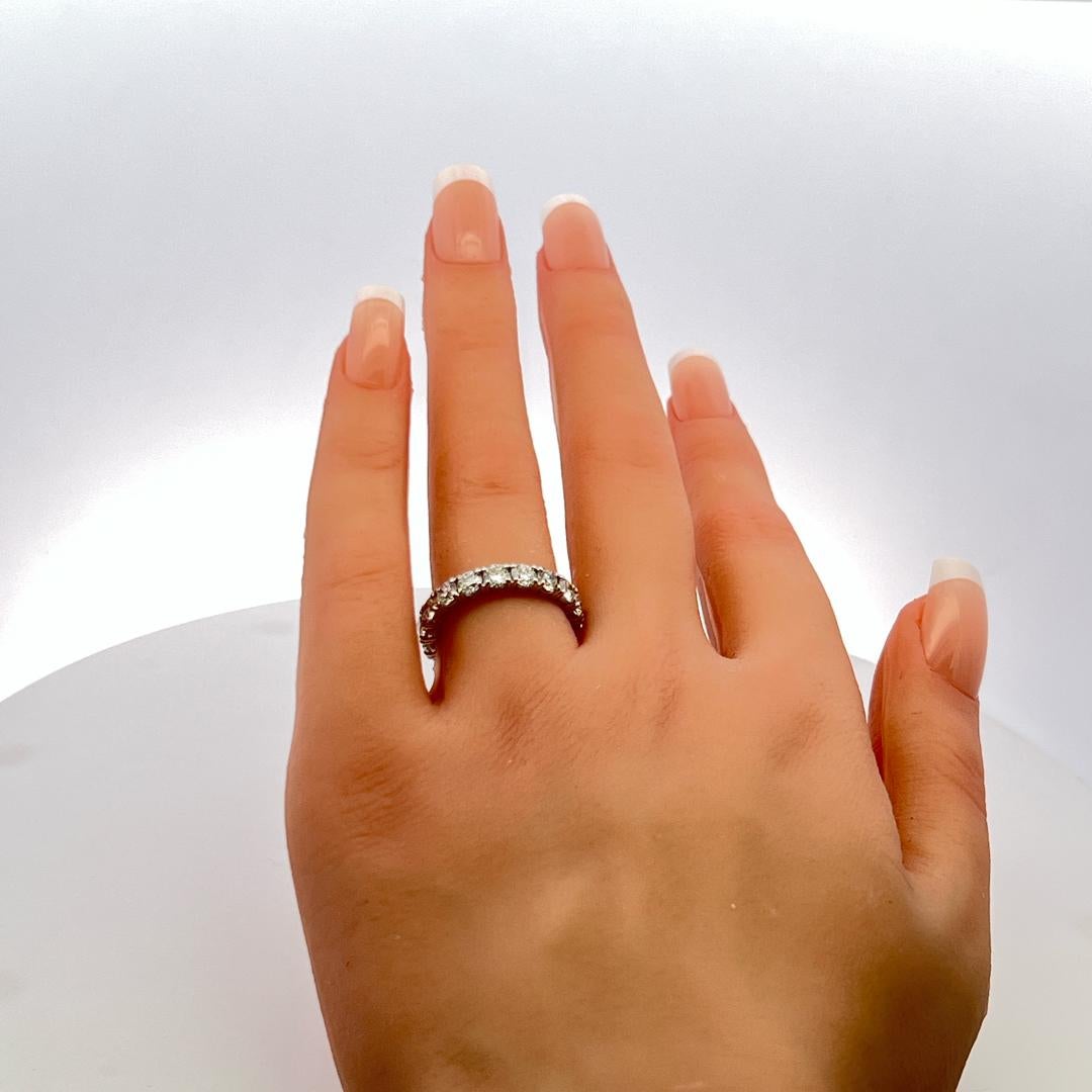 3.40 Carat Round Brilliant G VS Diamond Platinum Eternity Band Ring en vente 8