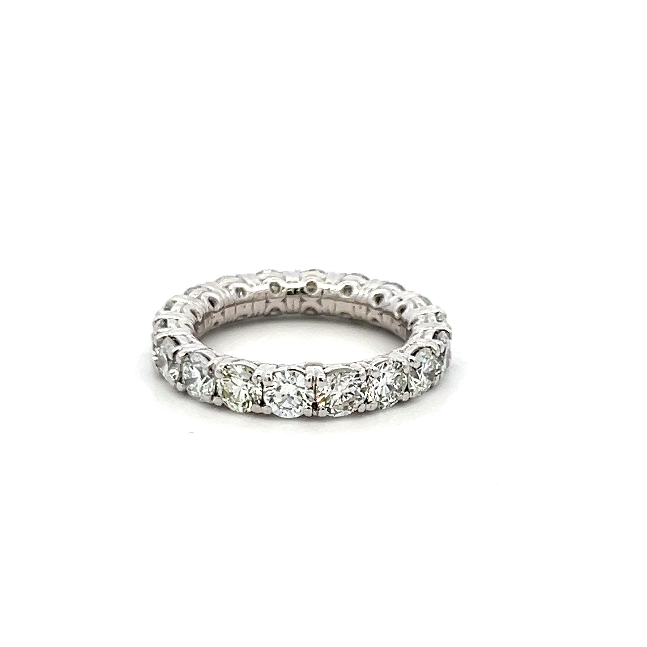 3.40 Carat Round Brilliant G VS Diamond Platinum Eternity Band Ring Neuf - En vente à New York, NY