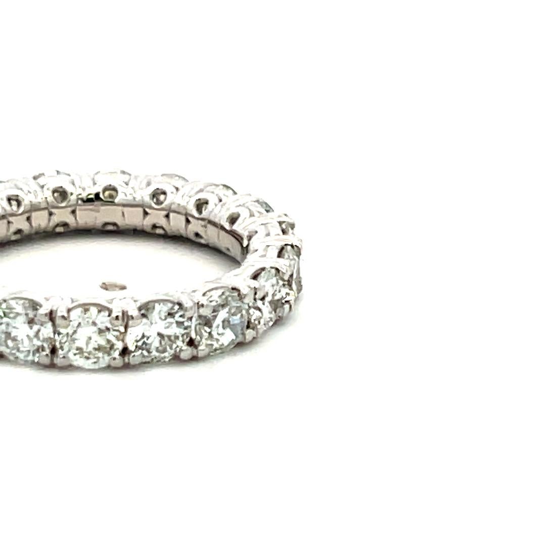 3.40 Carat Round Brilliant G VS Diamond Platinum Eternity Band Ring en vente 1
