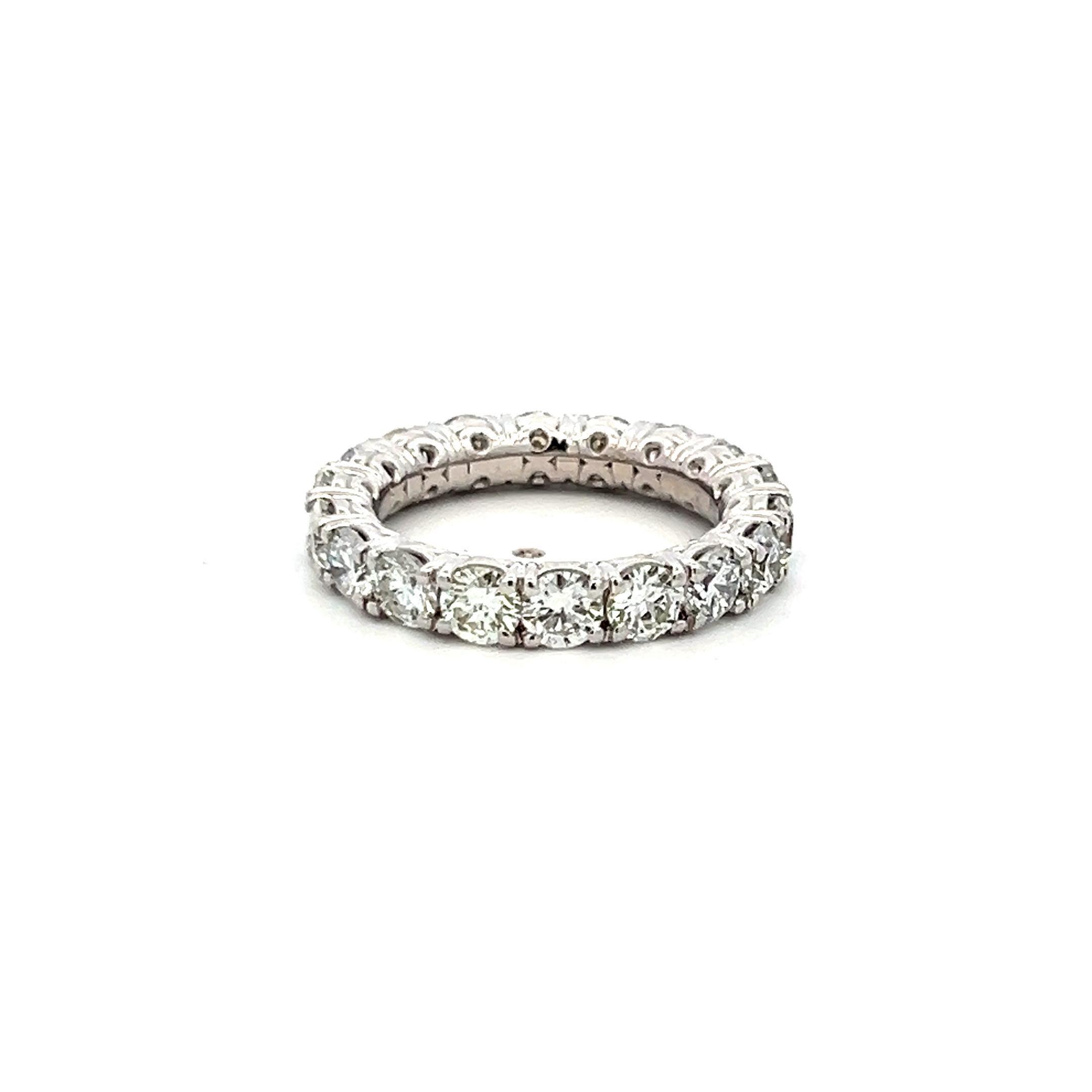 3.40 Carat Round Brilliant G VS Diamond Platinum Eternity Band Ring en vente