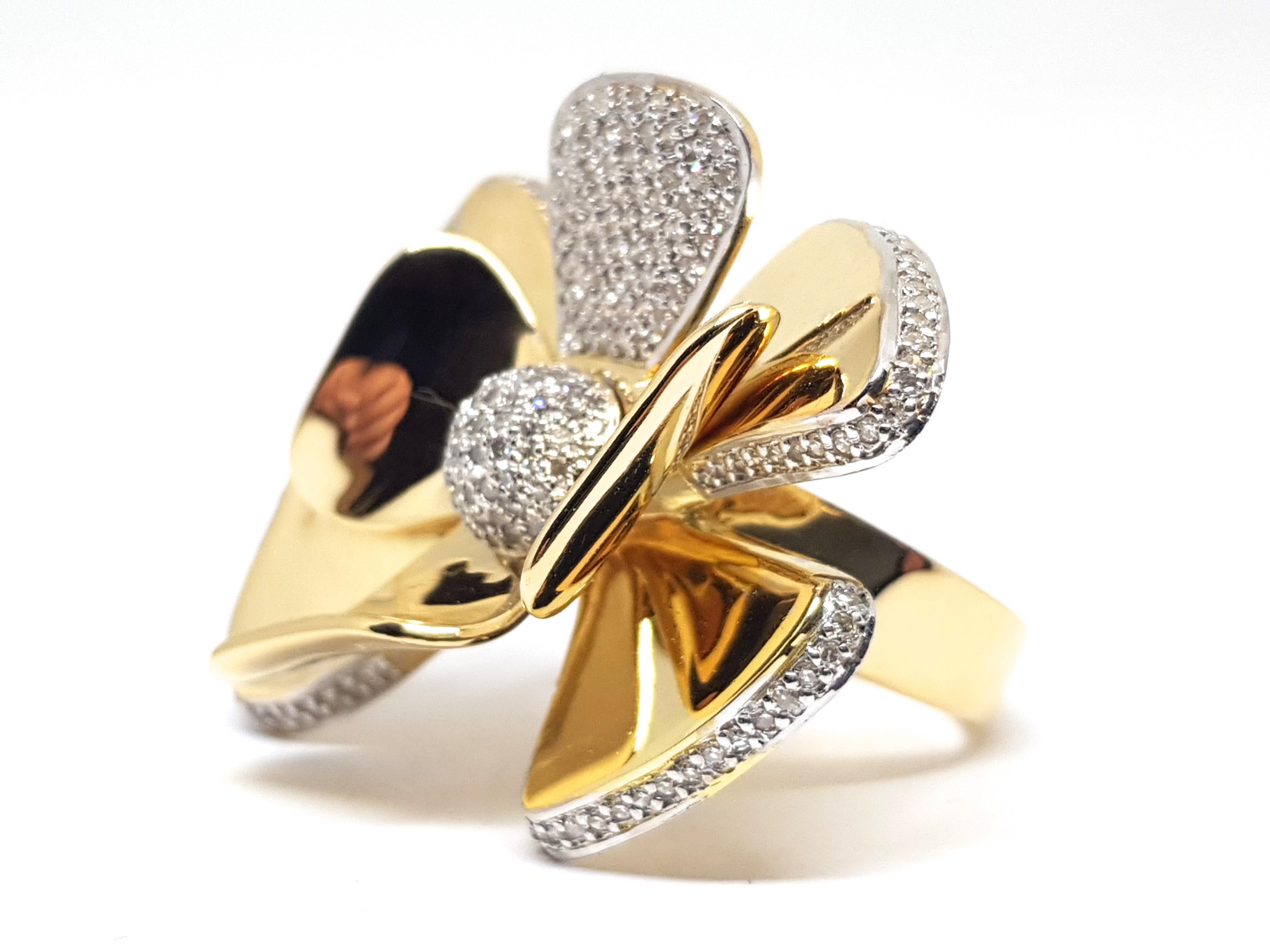 3.40 Carat Yellow White Gold Diamond Flower Ring For Sale 3