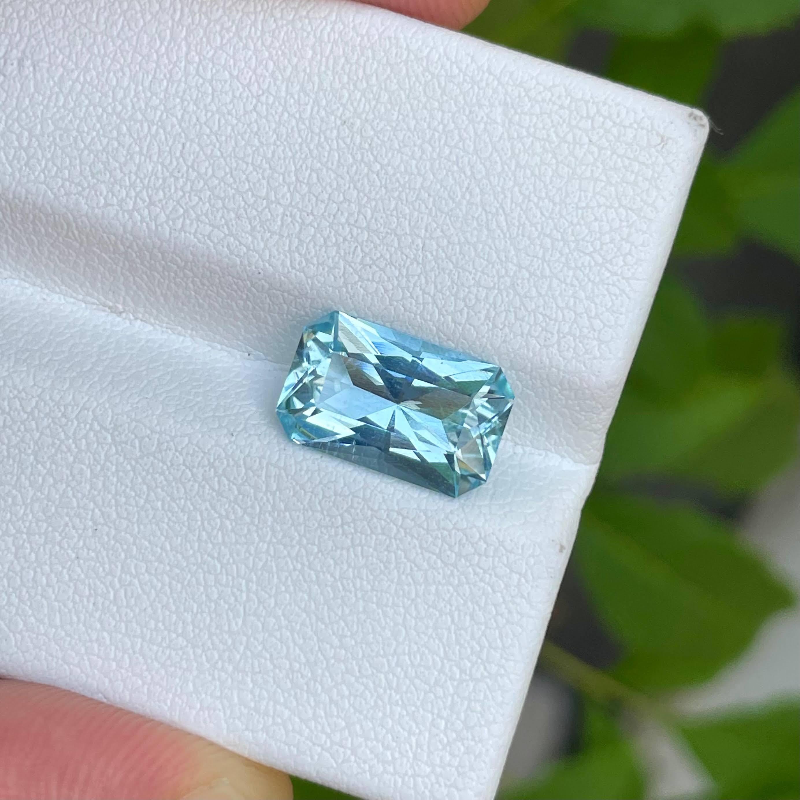 Octagon Cut 3.40 carats Aquamarine Stone Custom Precision Cut Natural Nigerian Gemstone For Sale