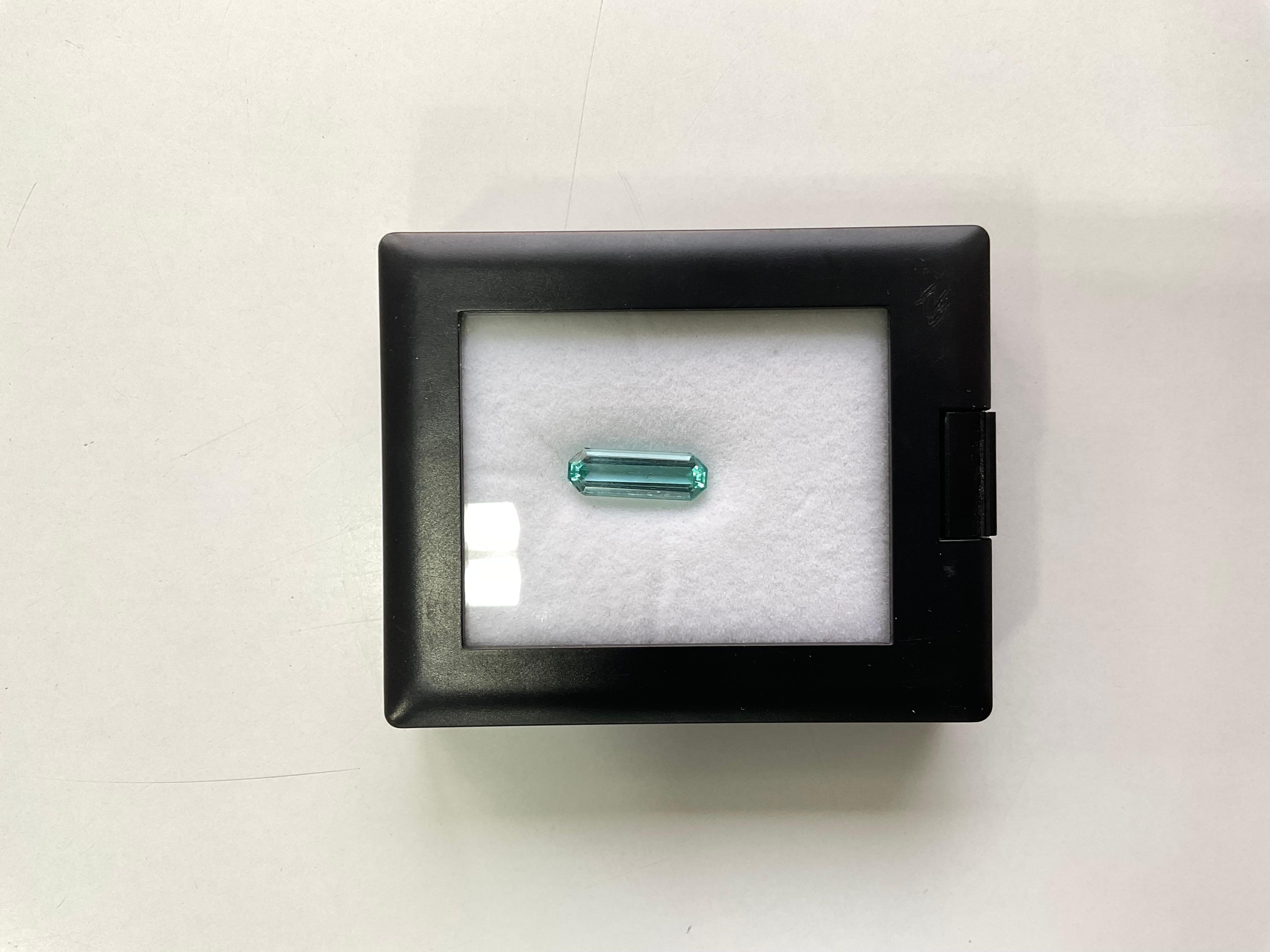 Art Deco 3.40 Carats Beryl Emerald Top Quality Octa Cut Stone For Jewelry Natural Gem For Sale