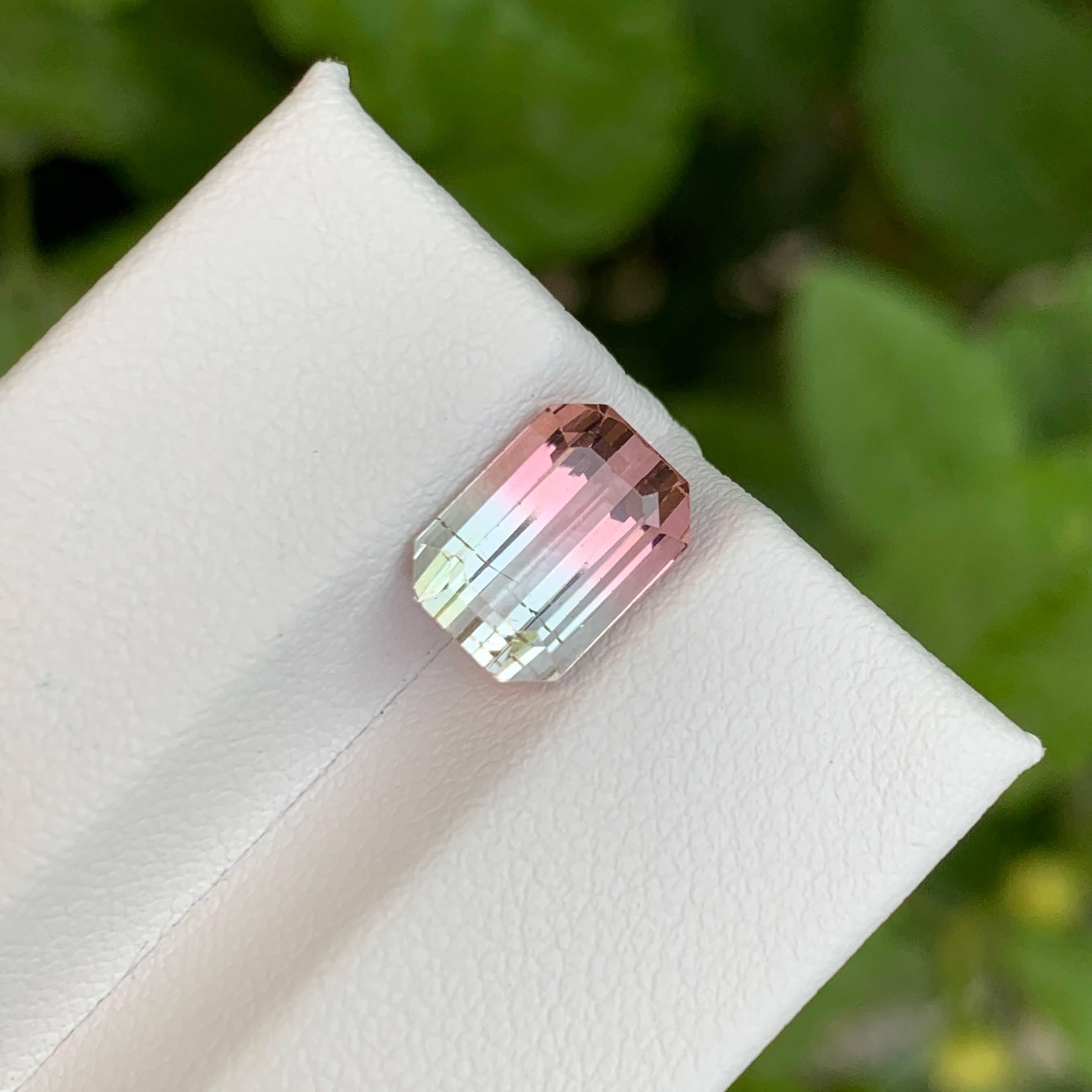 3.40 carats Bi Color Tourmaline Stone Emerald Cut Afghan Gemstone In New Condition For Sale In Bangkok, TH