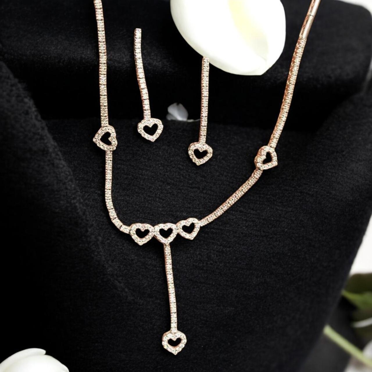 3.40 Carats F/VS1 Diamants ronds de forme Brillant Or Parure en vente 3