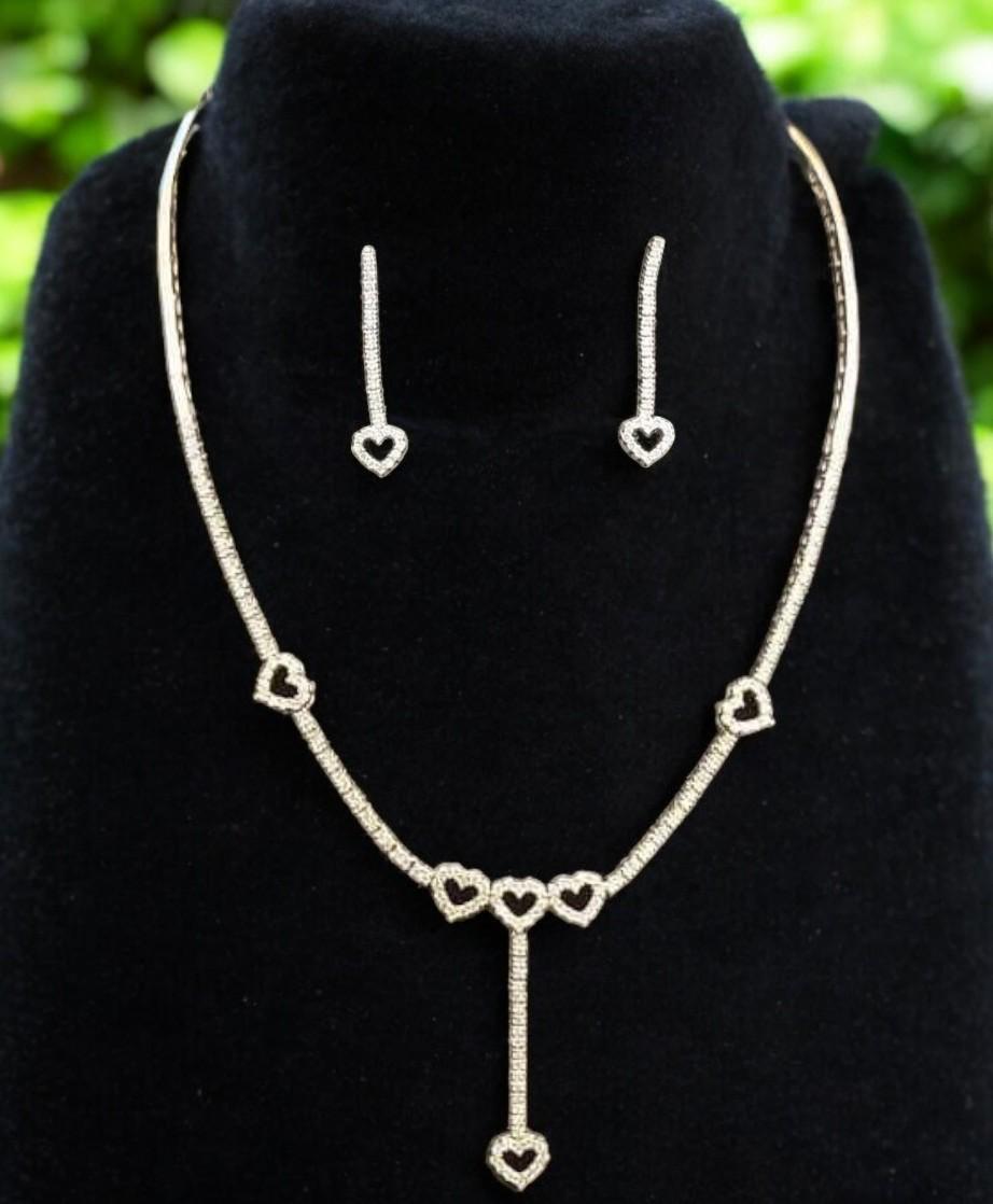 3.40 Carats F/VS1 Diamants ronds de forme Brillant Or Parure en vente 4