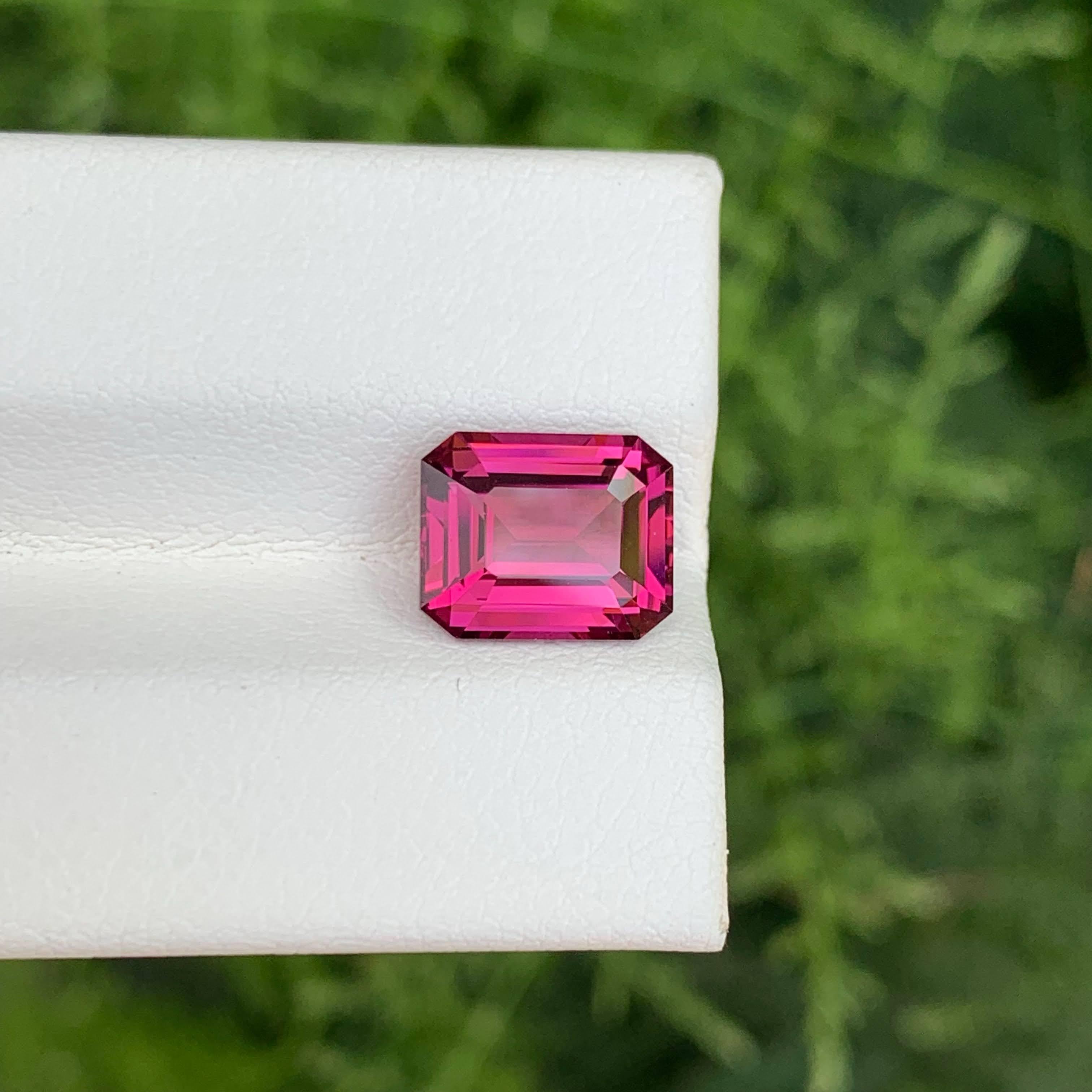 3.40 carats Hot Pink Garnet Stone Emerald Cut Natural Nigerian Gemstone For Sale 4
