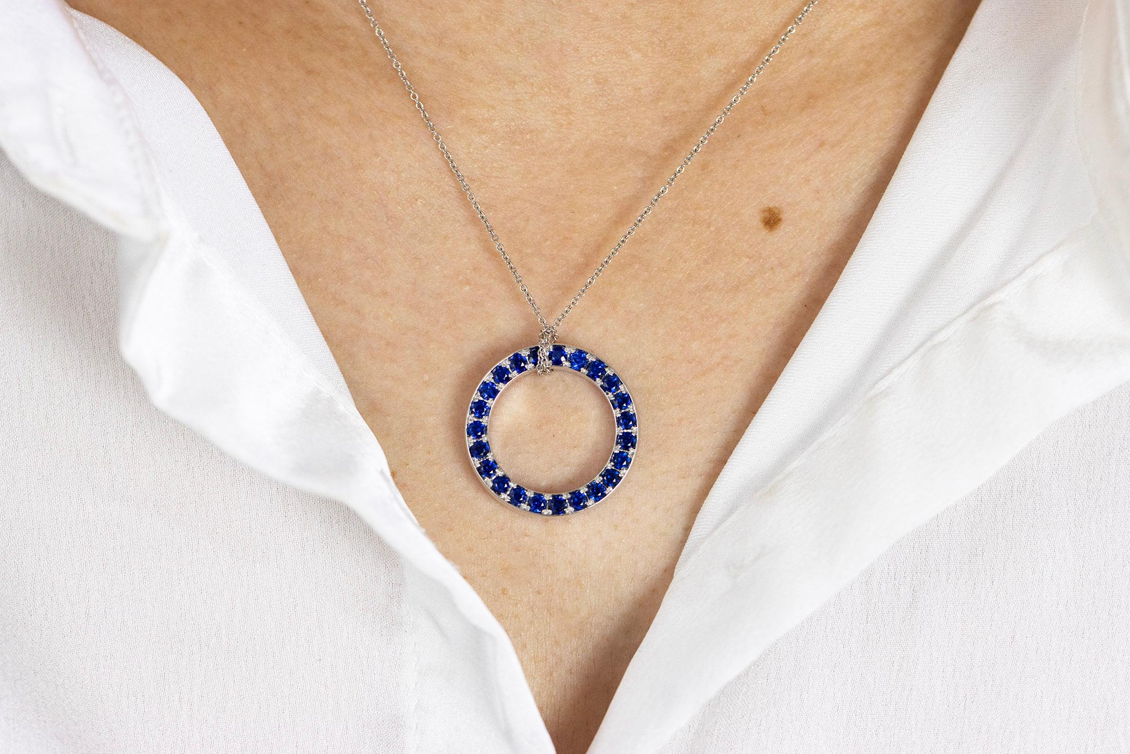 3.40 Carats Total Round Blue Sapphire & Diamond Reversible Pendant Necklace For Sale 1