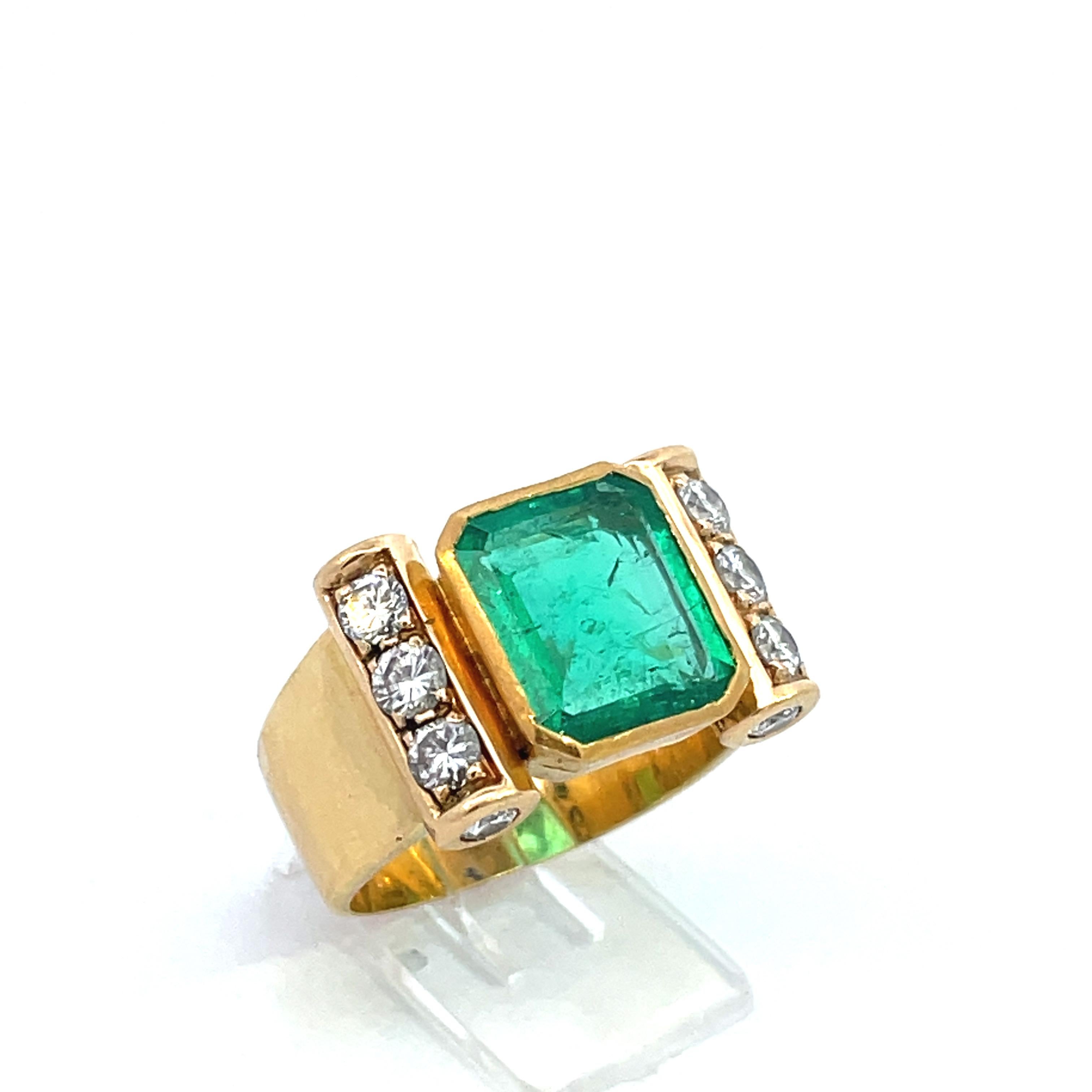 3.40 ct Colombian Emerald Minor Oil Type GRS certificate Gold diamond ring In Excellent Condition In Milano, IT