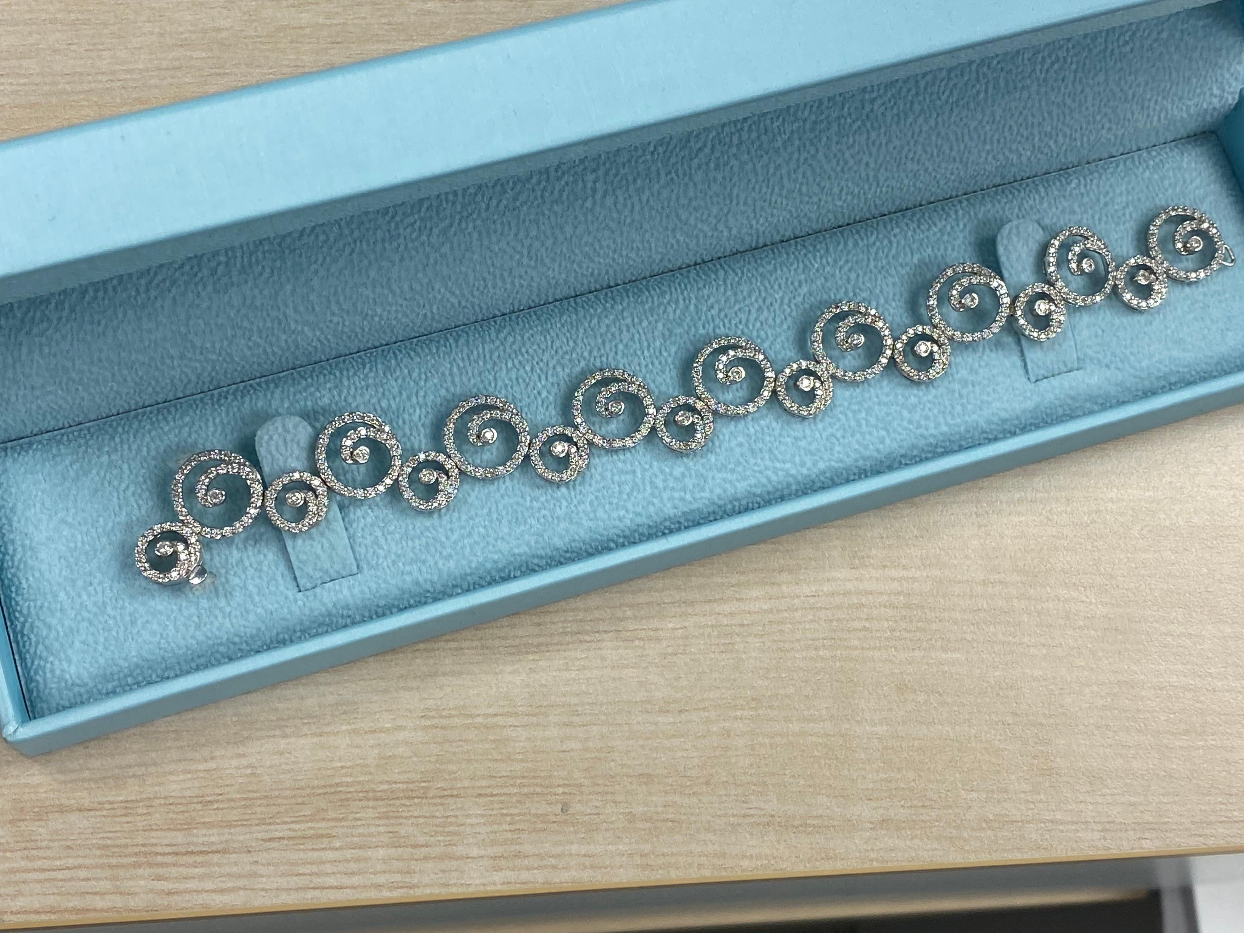 3,40 qt Diamond Swirl Link Bridal Bracelet 14k White Gold en Nuevo estado para la venta en New York, NY