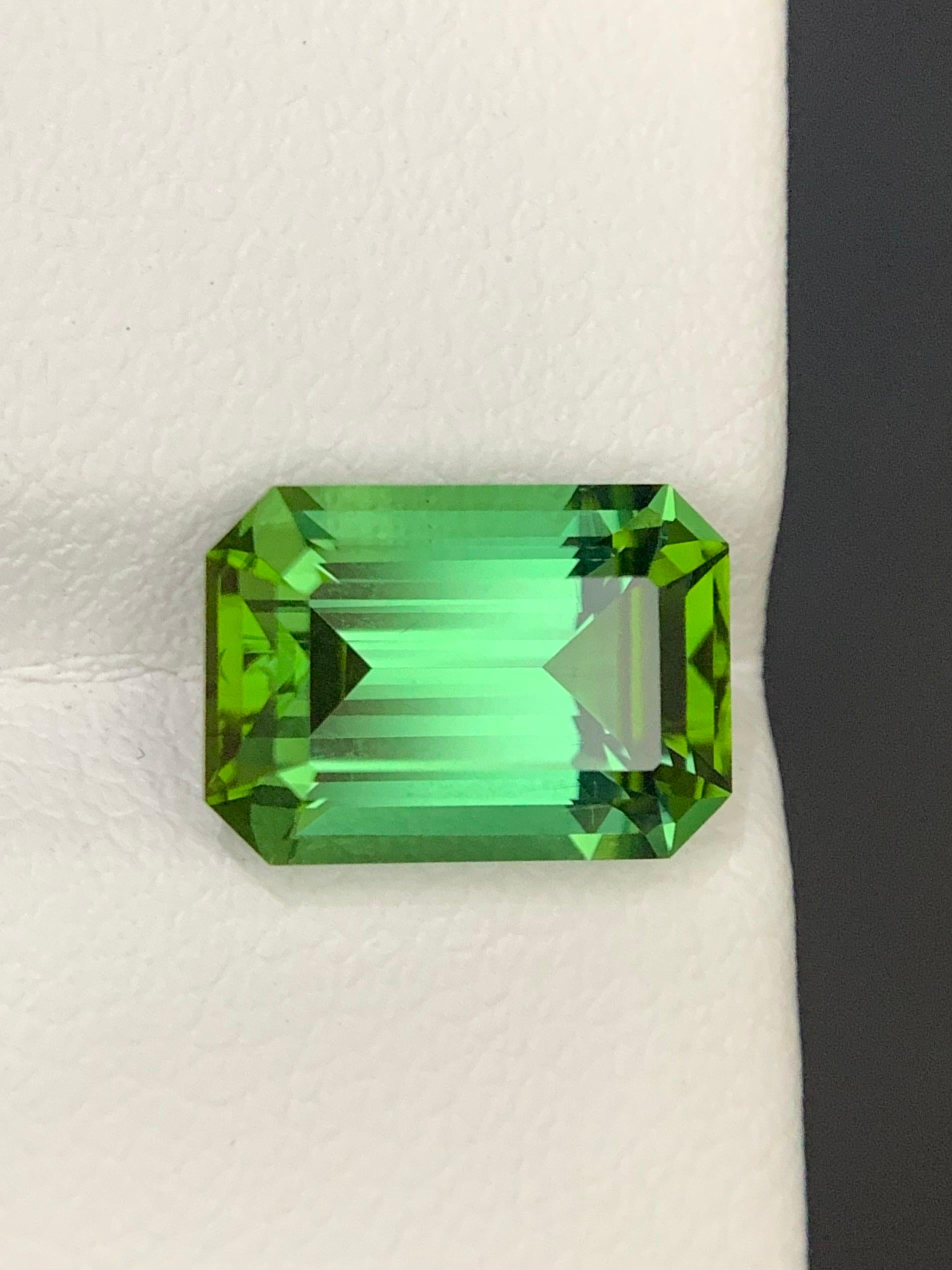 3,40 Karat Natürlicher bläulich grüner Turmalin Loser Edelstein für Damen oder Herren im Angebot