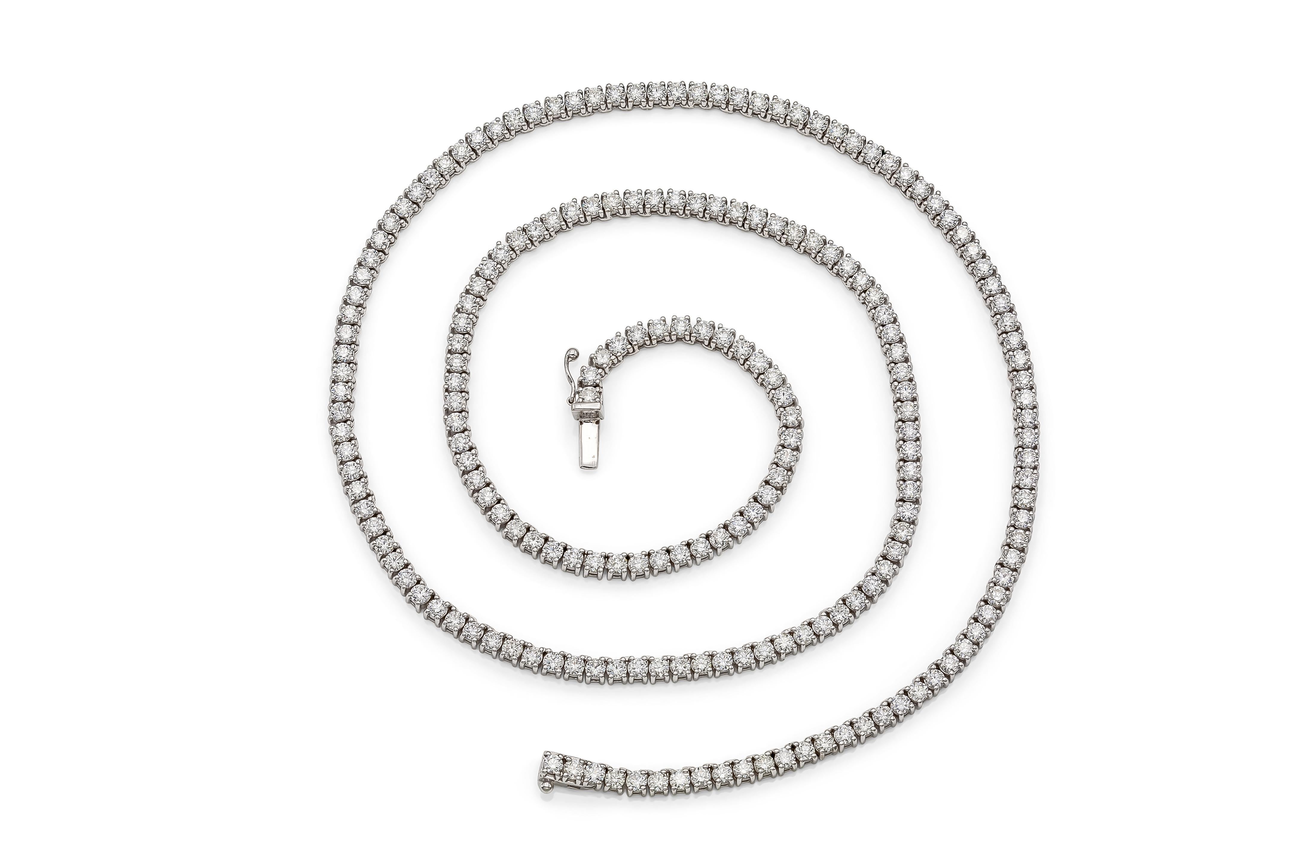 34.00 Carat Diamond Tennis Necklace In Good Condition For Sale In New York, NY