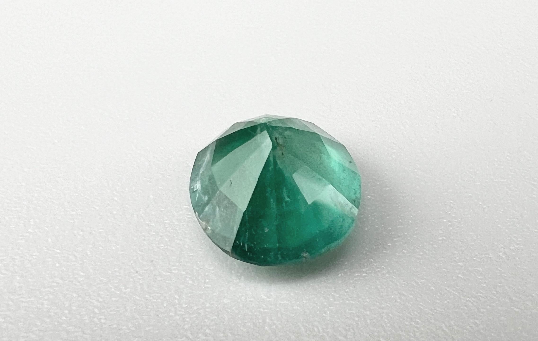 3.40ct Round Non-oiled Emerald Gemstone For Sale 4
