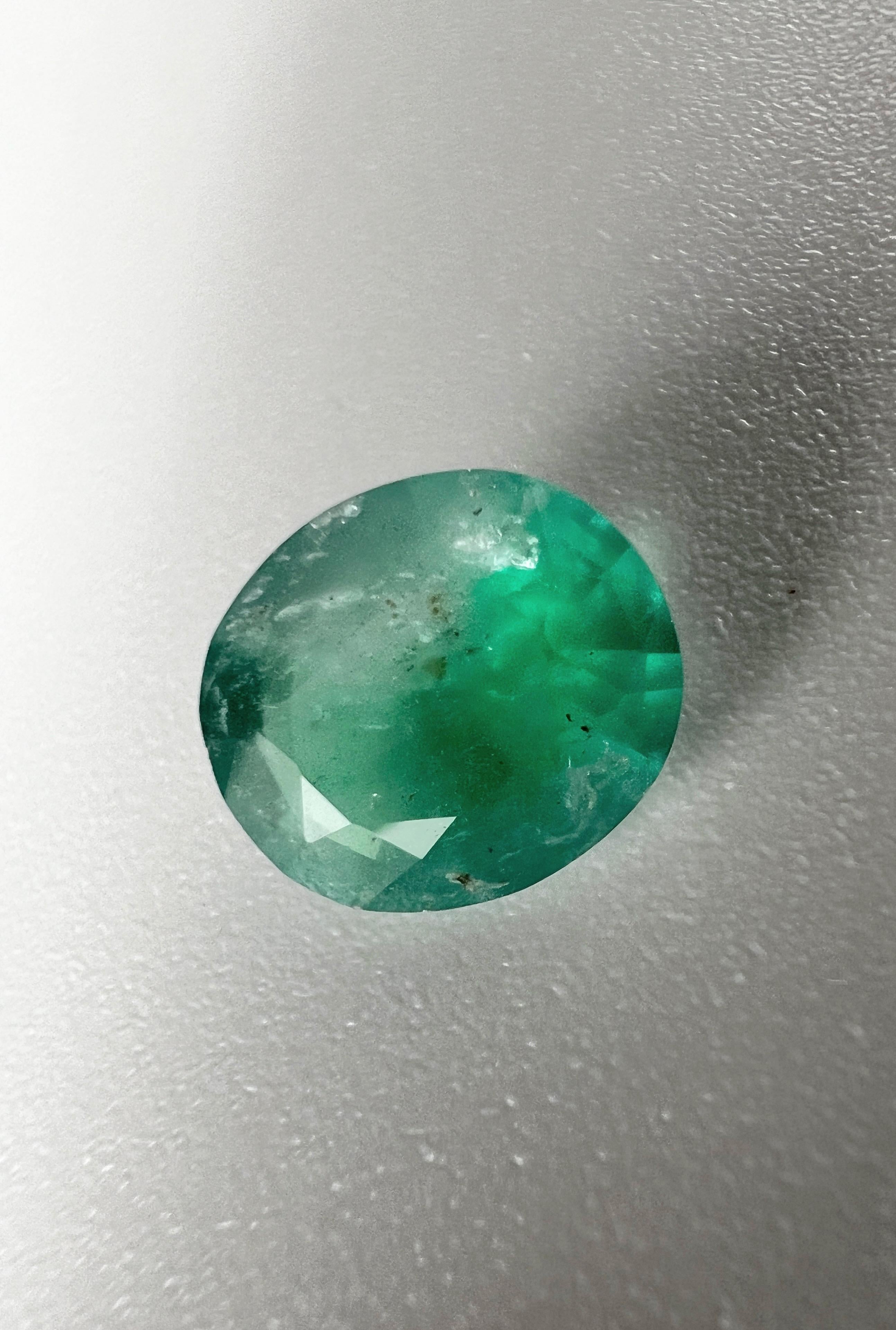 3.40ct Round Non-oiled Emerald Gemstone For Sale 5