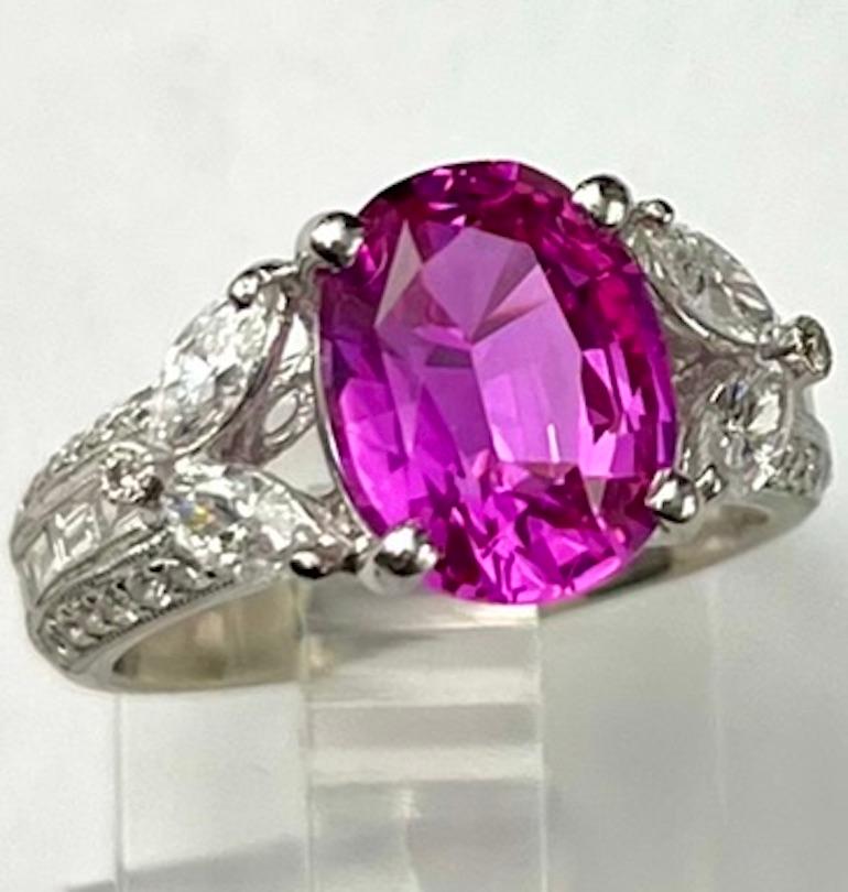 Contemporary 3.40Ct Very Fine Oval Pink Sapphire Platinum Ring For Sale