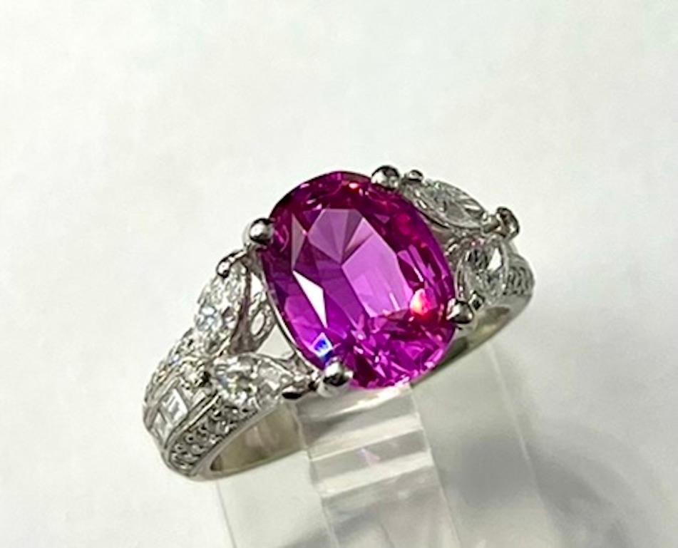 Oval Cut 3.40Ct Very Fine Oval Pink Sapphire Platinum Ring For Sale