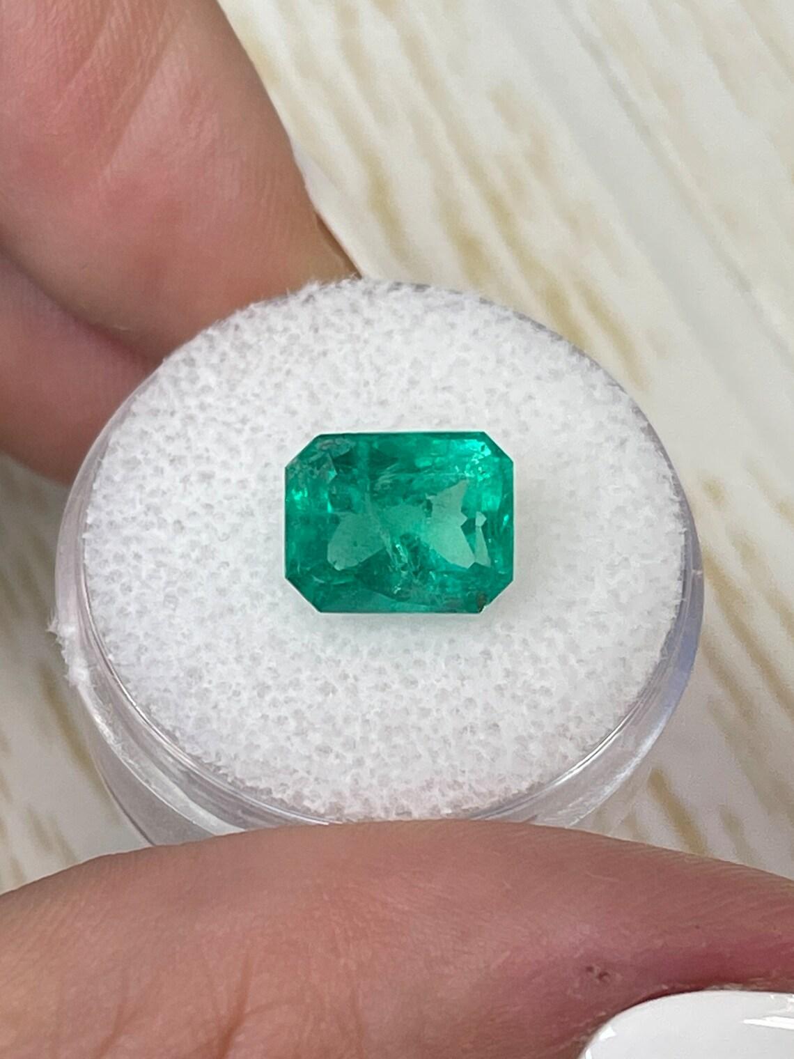 Esmeralda colombiana verde azulada mediana de 3,41 quilates 10x8 - Piedra auténtica del mes de mayo en venta 1
