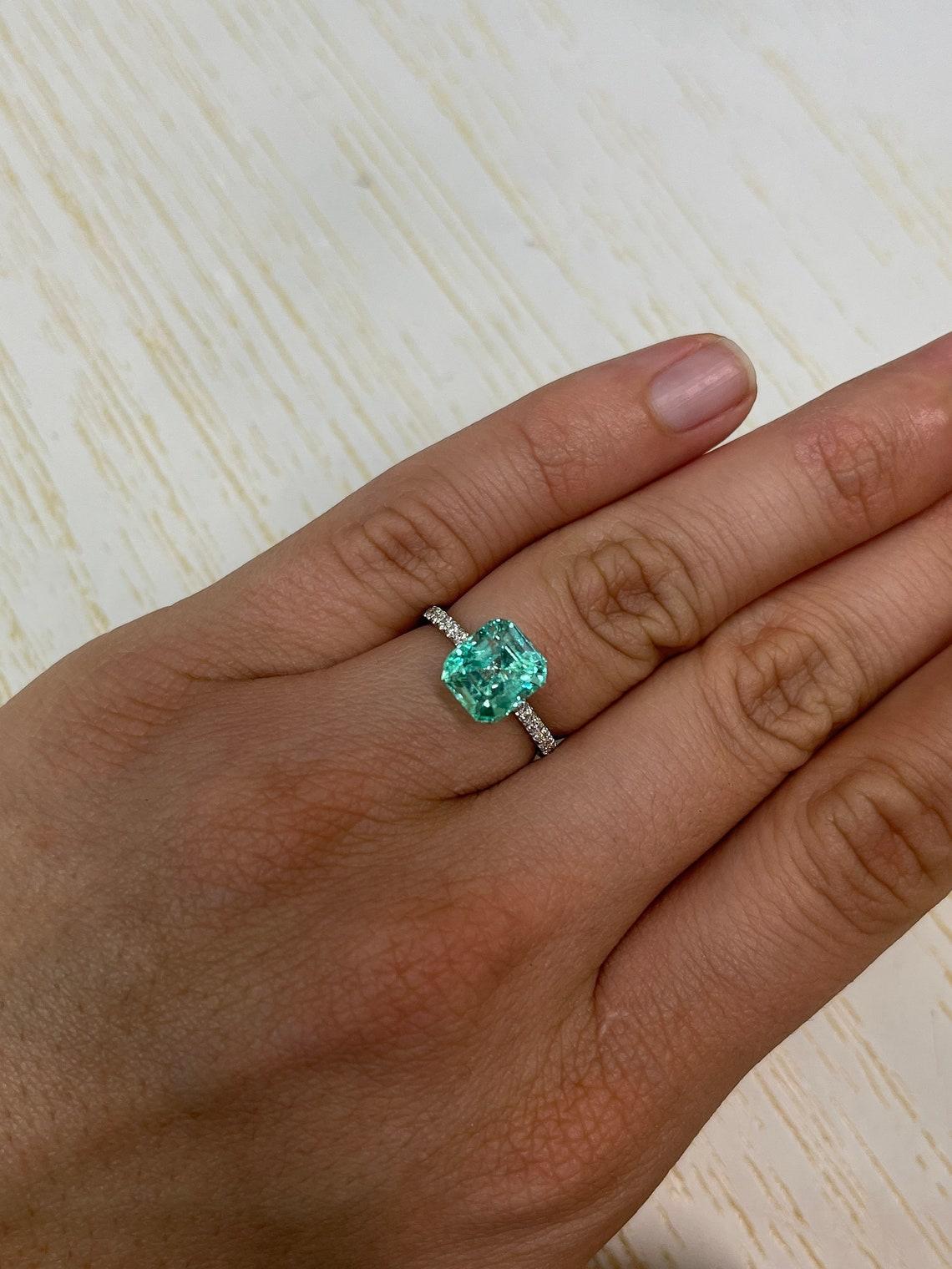 Smeraldo colombiano verde astrologico da 3,41 carati 9x8 - Taglio smeraldo VS Gemma Jyotish in vendita 4