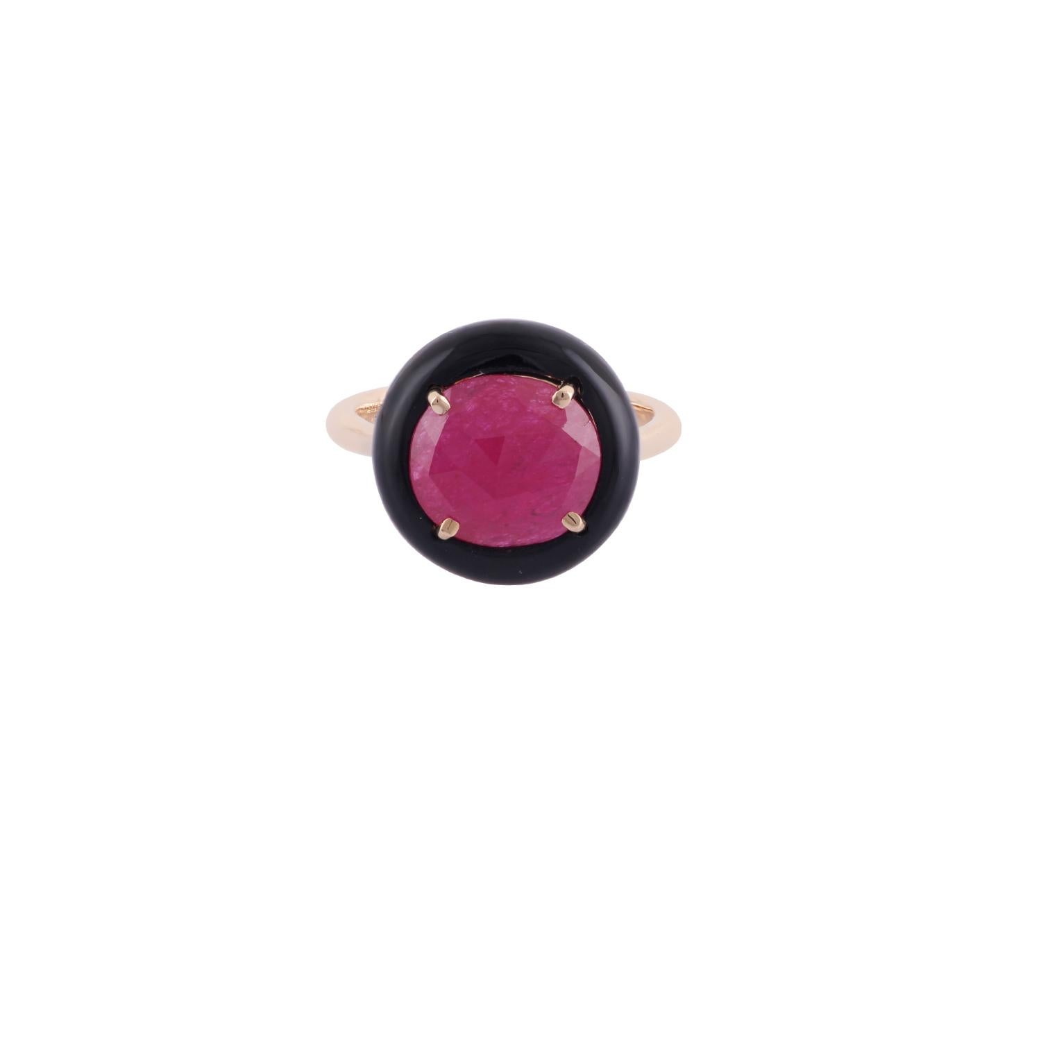 Magnificent ruby, Black onyx ring. High brilliance, Round faceted, natural 3.41 carats ruby mounted in high profile , accented with Black onyx. Handcrafted masterpiece design set in high polished 18 karats Yellow gold. 
Statement piece!

Ruby: 3.41