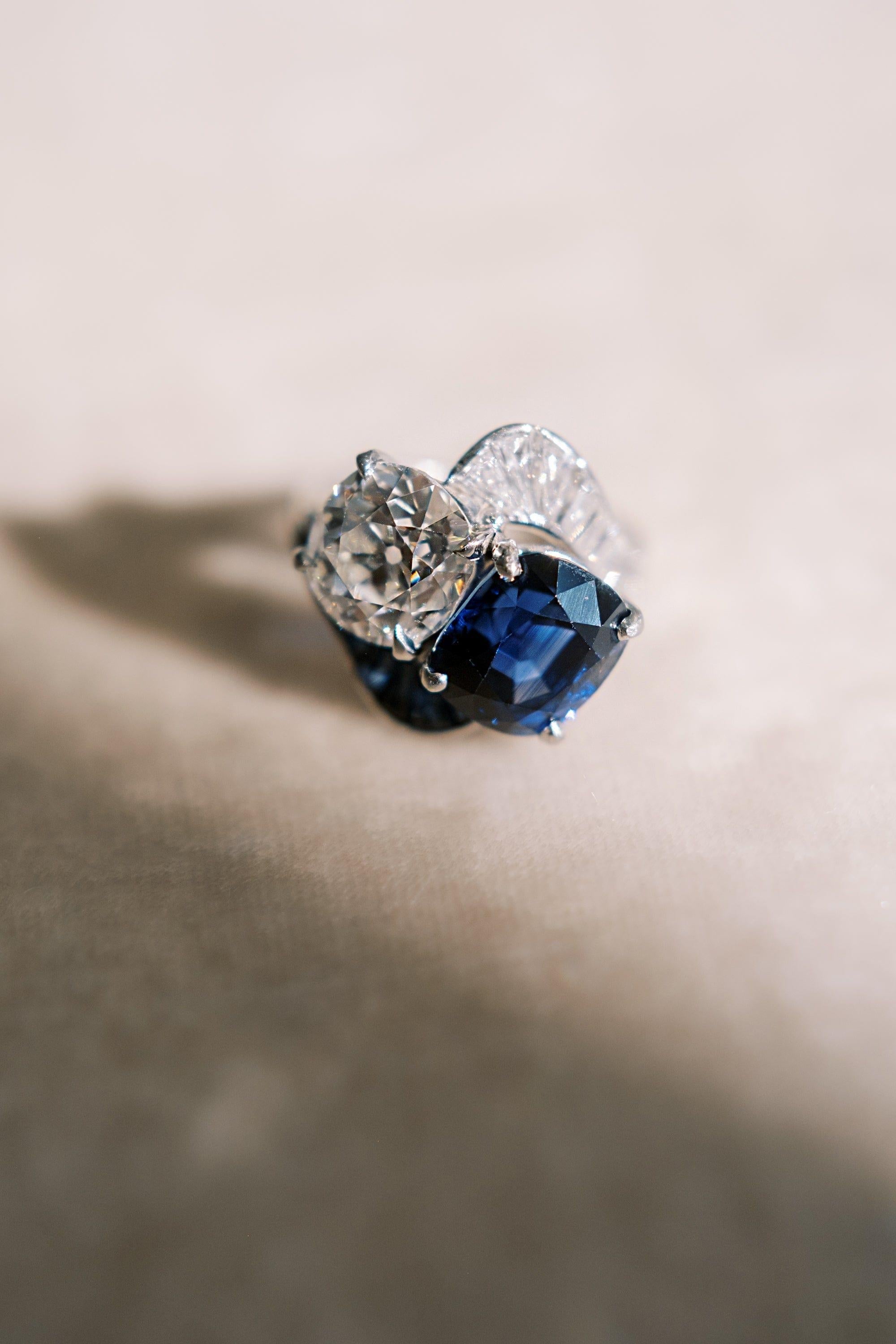 3.41-Carat Old Mine Cut and Sapphire Toi et Moi Ring In Good Condition In New York, NY