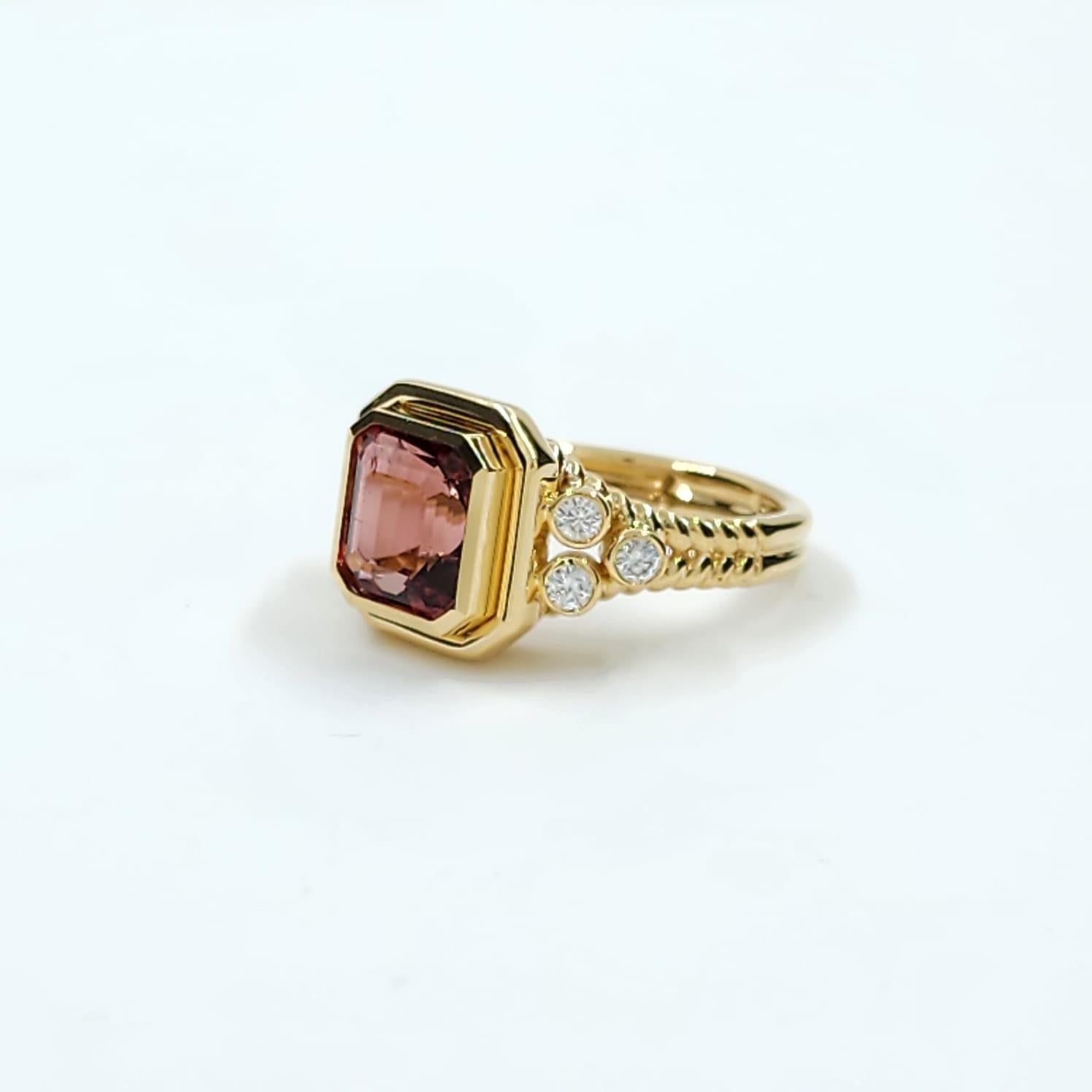 3.41 Carat Pink Tourmaline Cocktail Ring in 18K Yellow Gold For Sale 1