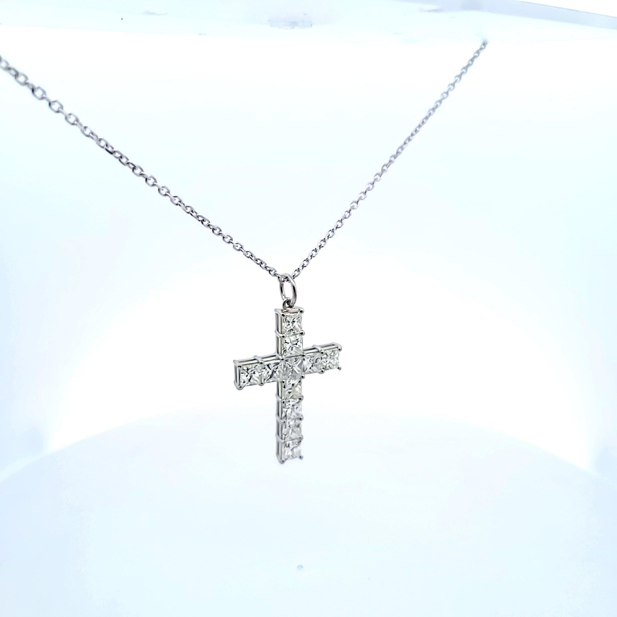 3.41 Carat Princess Cut Diamond Platinum 14 Karat Gold Pendant Necklace For Sale 1