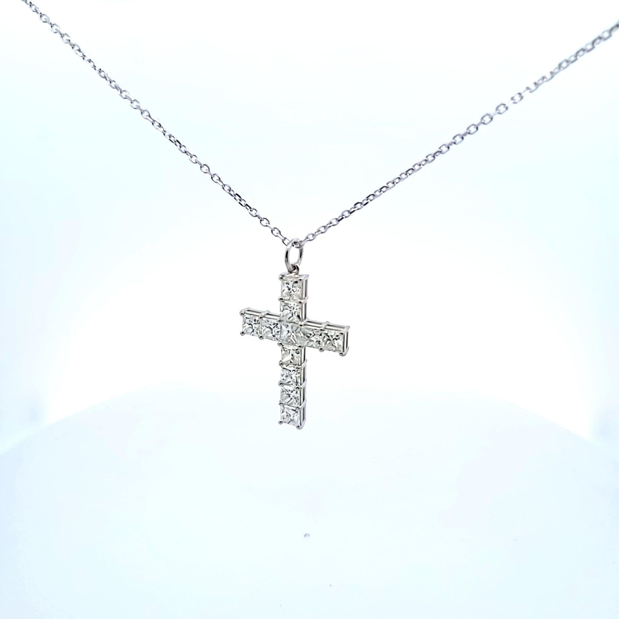 3.41 Carat Princess Cut Diamond Platinum 14 Karat Gold Pendant Necklace For Sale 2