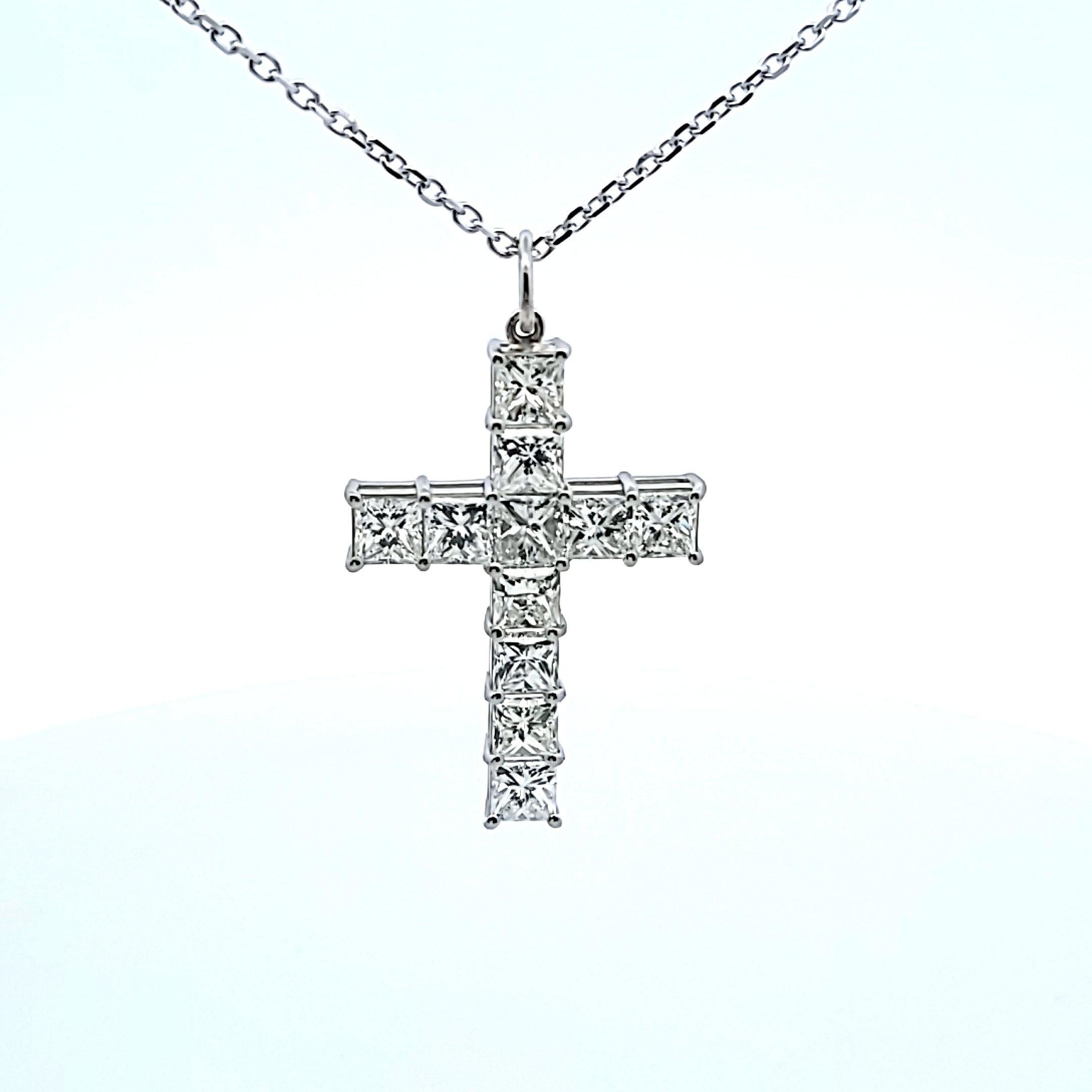 3.41 Carat Princess Cut Diamond Platinum 14 Karat Gold Pendant Necklace For Sale 3