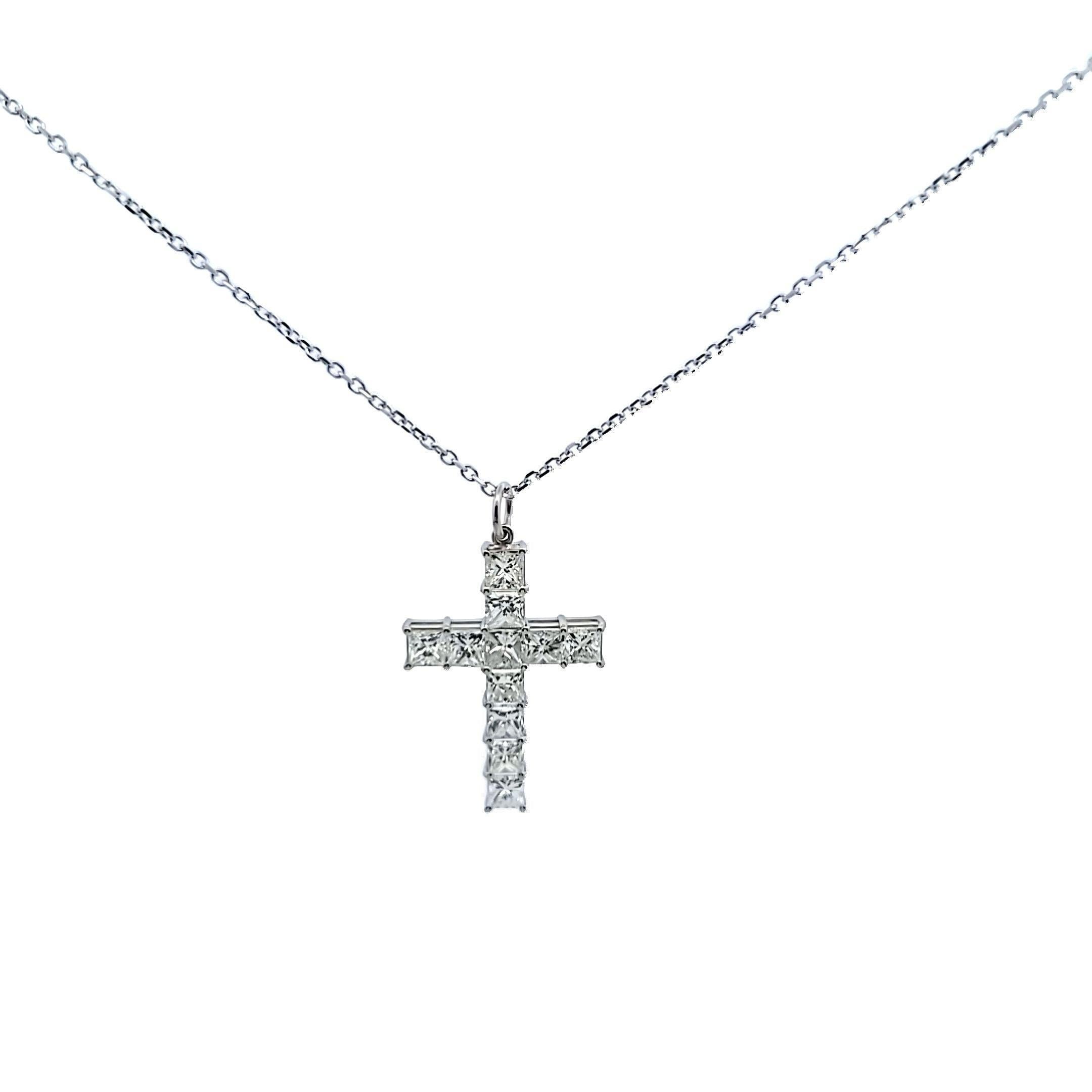 3.41 Carat Princess Cut Diamond Platinum 14 Karat Gold Pendant Necklace For Sale 4