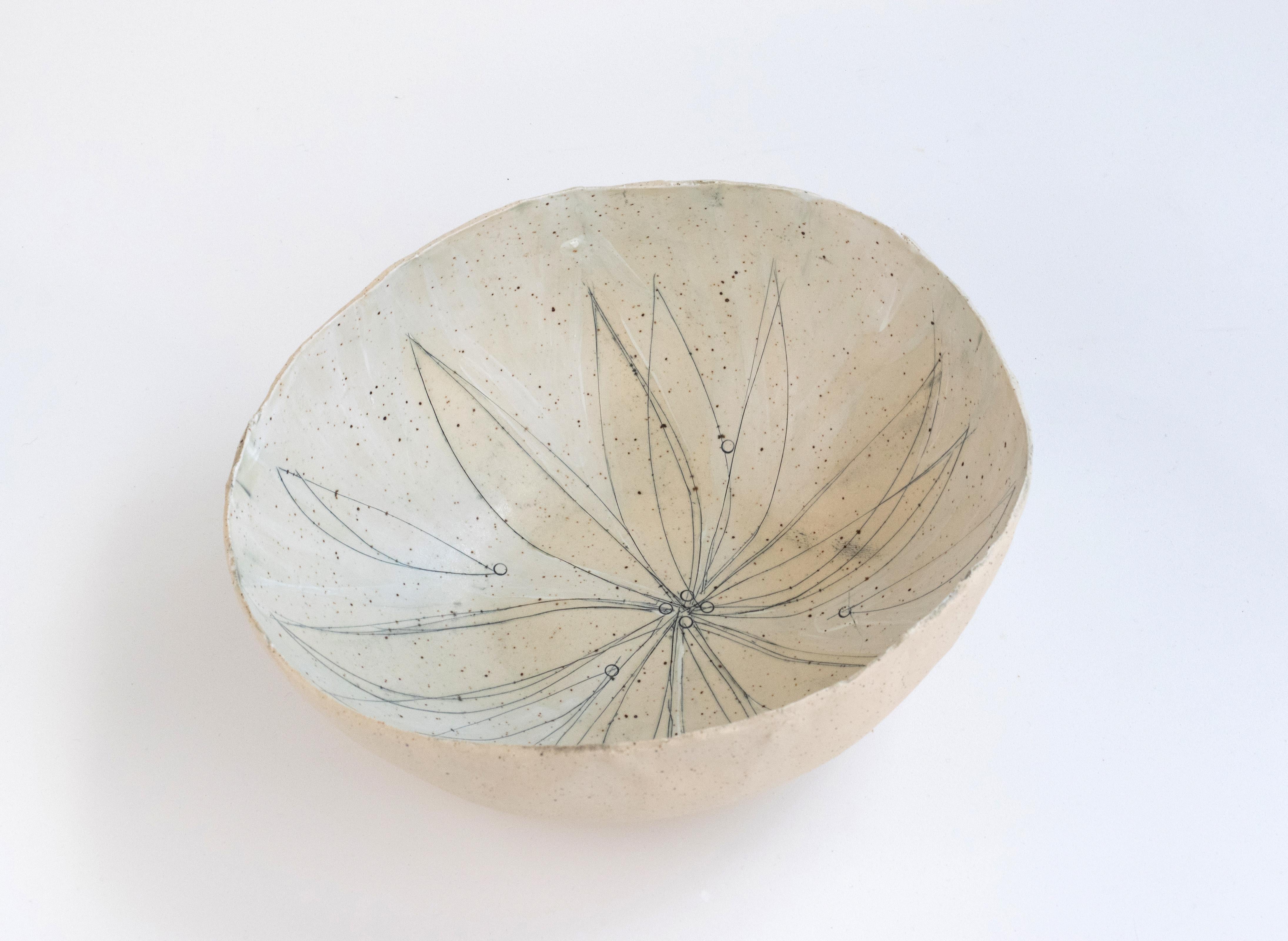 341 Handgefertigte Gathering Stoneware Schale aus Steingut von Helen Prior (amerikanisch) im Angebot