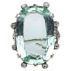 Antiker 34,18 Karat Ovalschliff Grüner Aquamarin & Diamant Cocktail-Ring