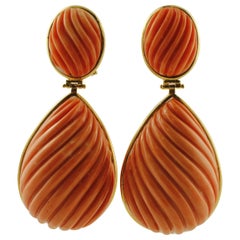 34.1 g Engraved Red Coral, 18 Karat Yellow Gold Dangle Earrings