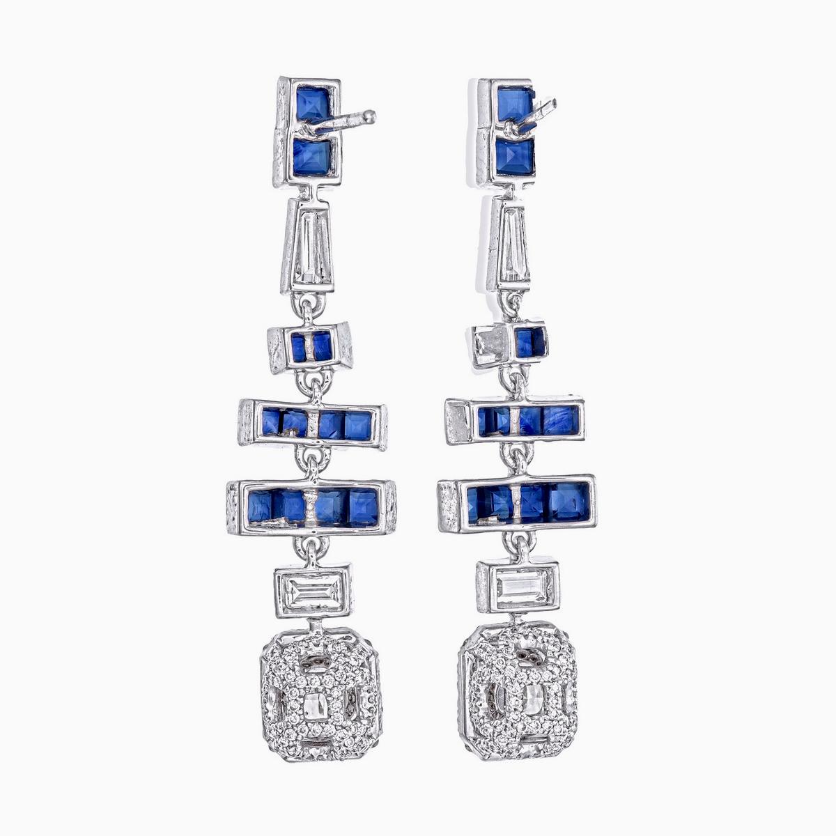 Pendientes de zafiro azul y diamantes de 3,42 quilates en oro blanco de 18 quilates Movimiento estético en venta