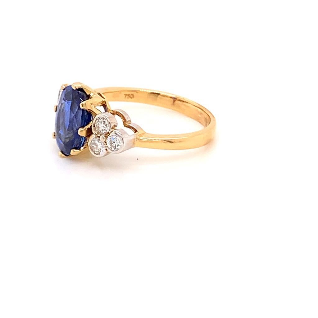 Women's 3.42 Carat Oval Blue Sapphire and Diamond Ring in 18K Yellow Gold For Sale