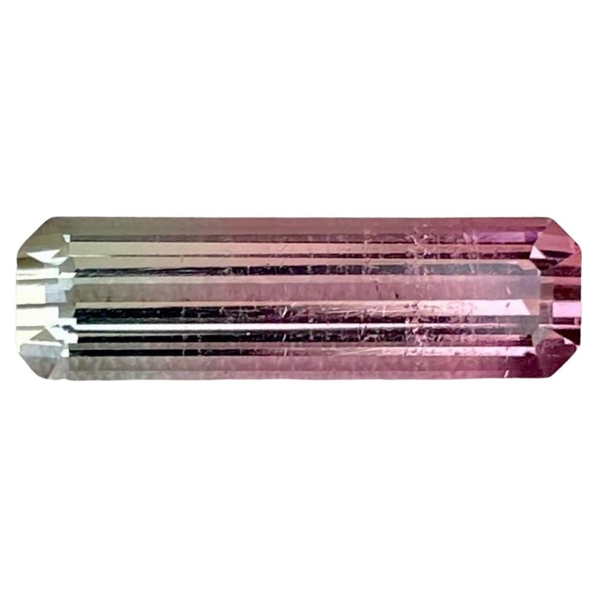 Pierre tourmaline bicolore taille émeraude de 3,42 carats