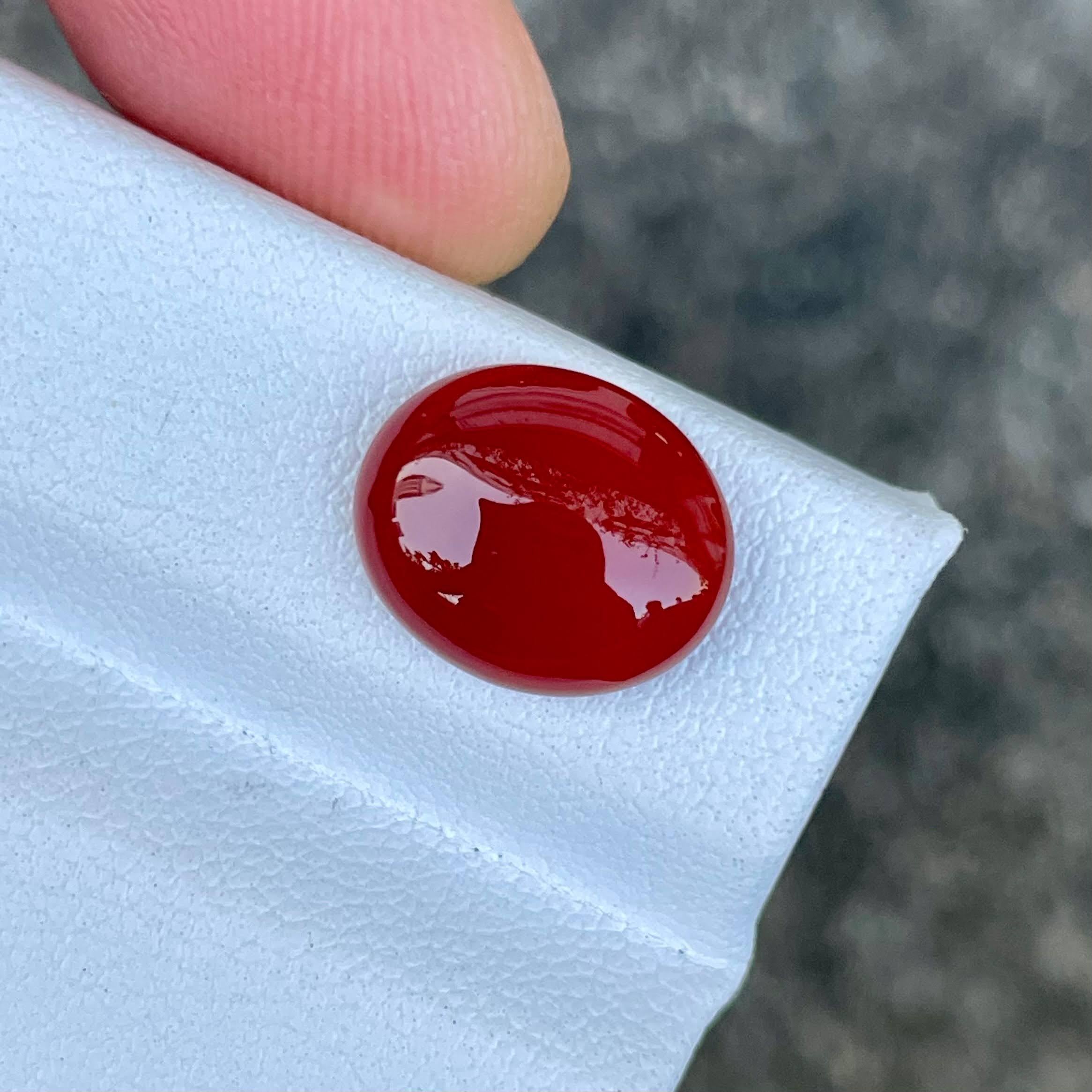 Pierre de cornaline rouge profond taille cabochon de 3,42 carats d'Inde Neuf à Bangkok, TH