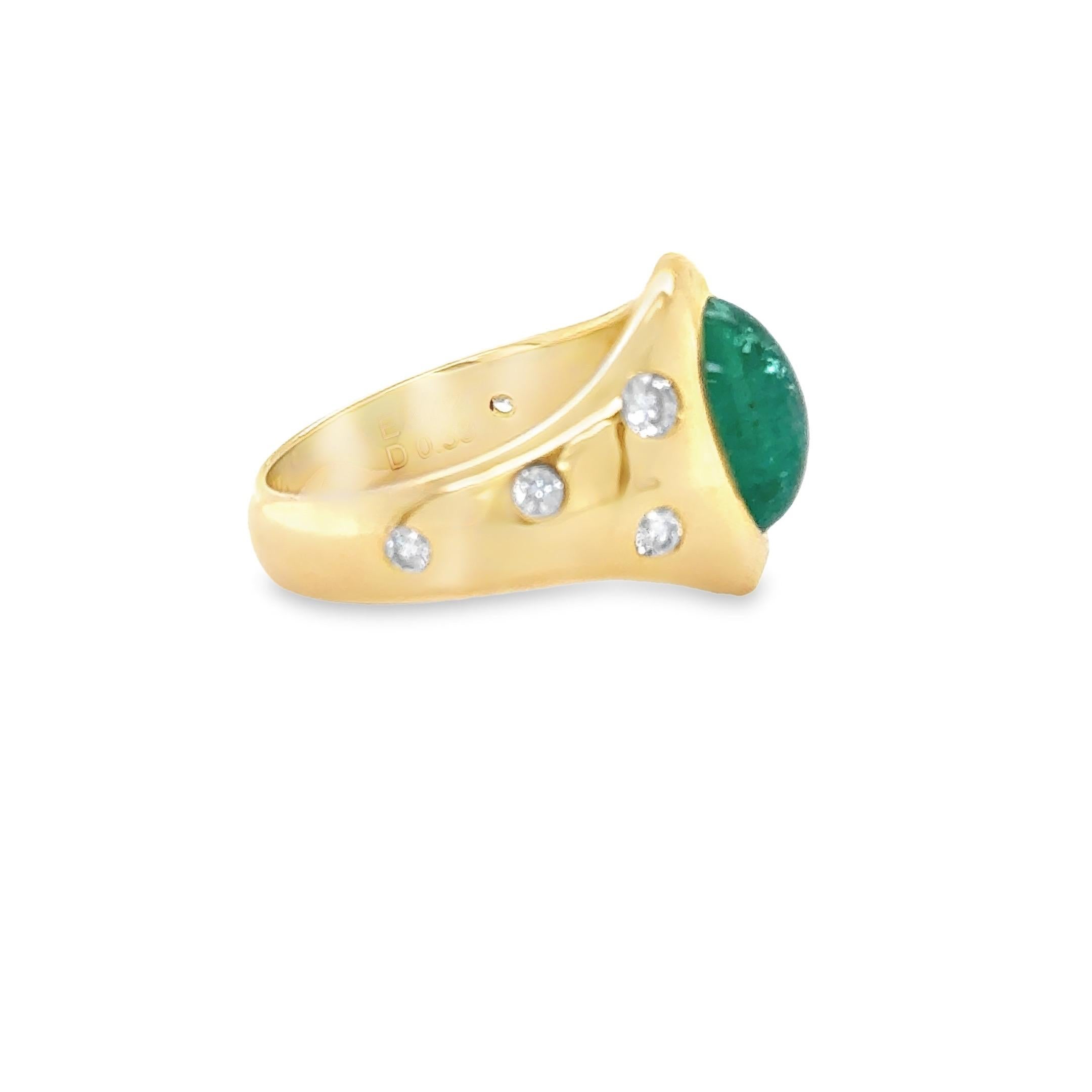 Contemporary 3.42 Carats Oval Cabochon Emerald & Diamond Ring For Sale