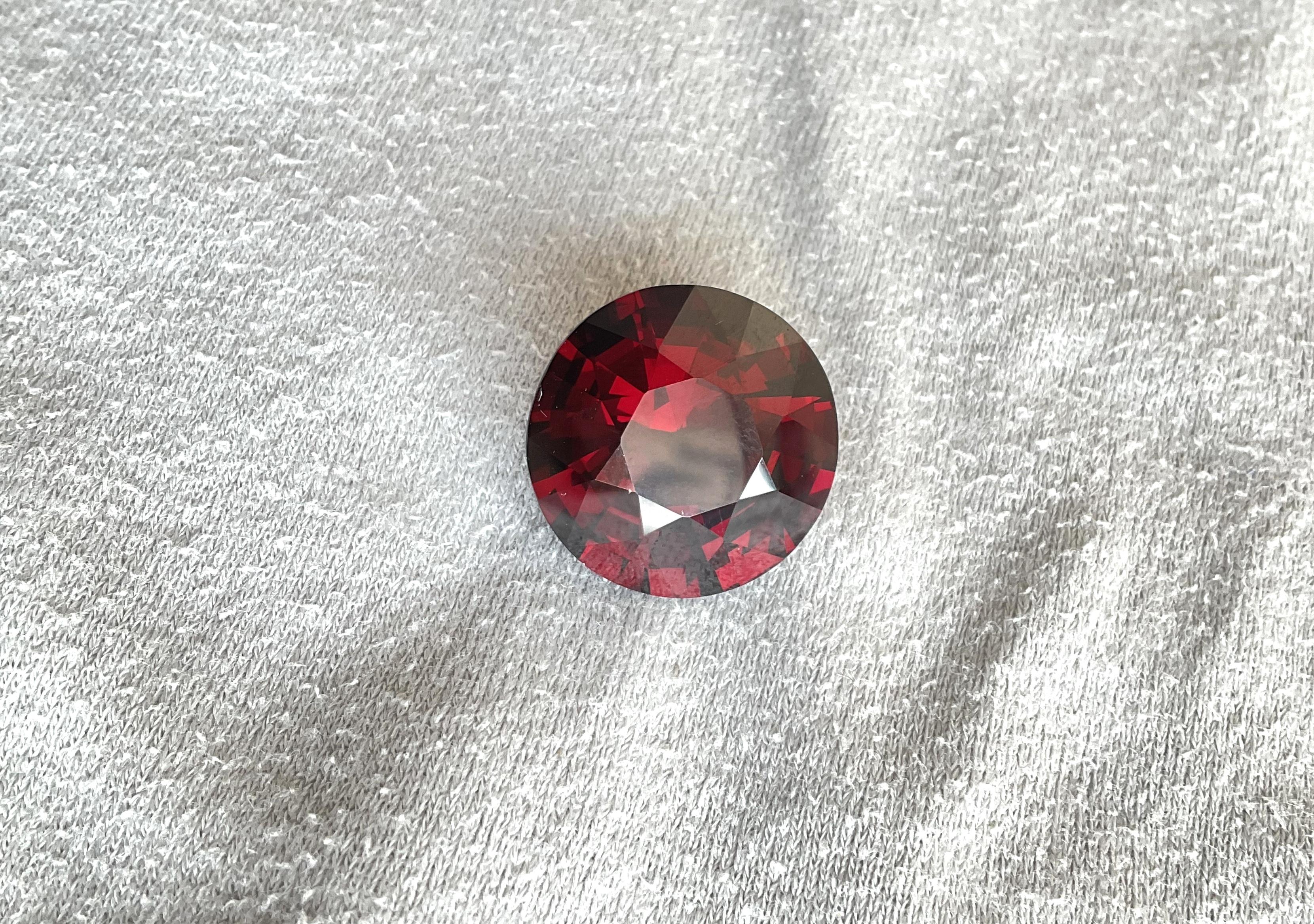 34.26 Carats Garnet Round Cut Stone Natural Gem For Top Fine Jewelry

Weight : 34.26 Carats
Size : 20MM
Quantity : 1 Piece
Shape : Round Cut Stone
