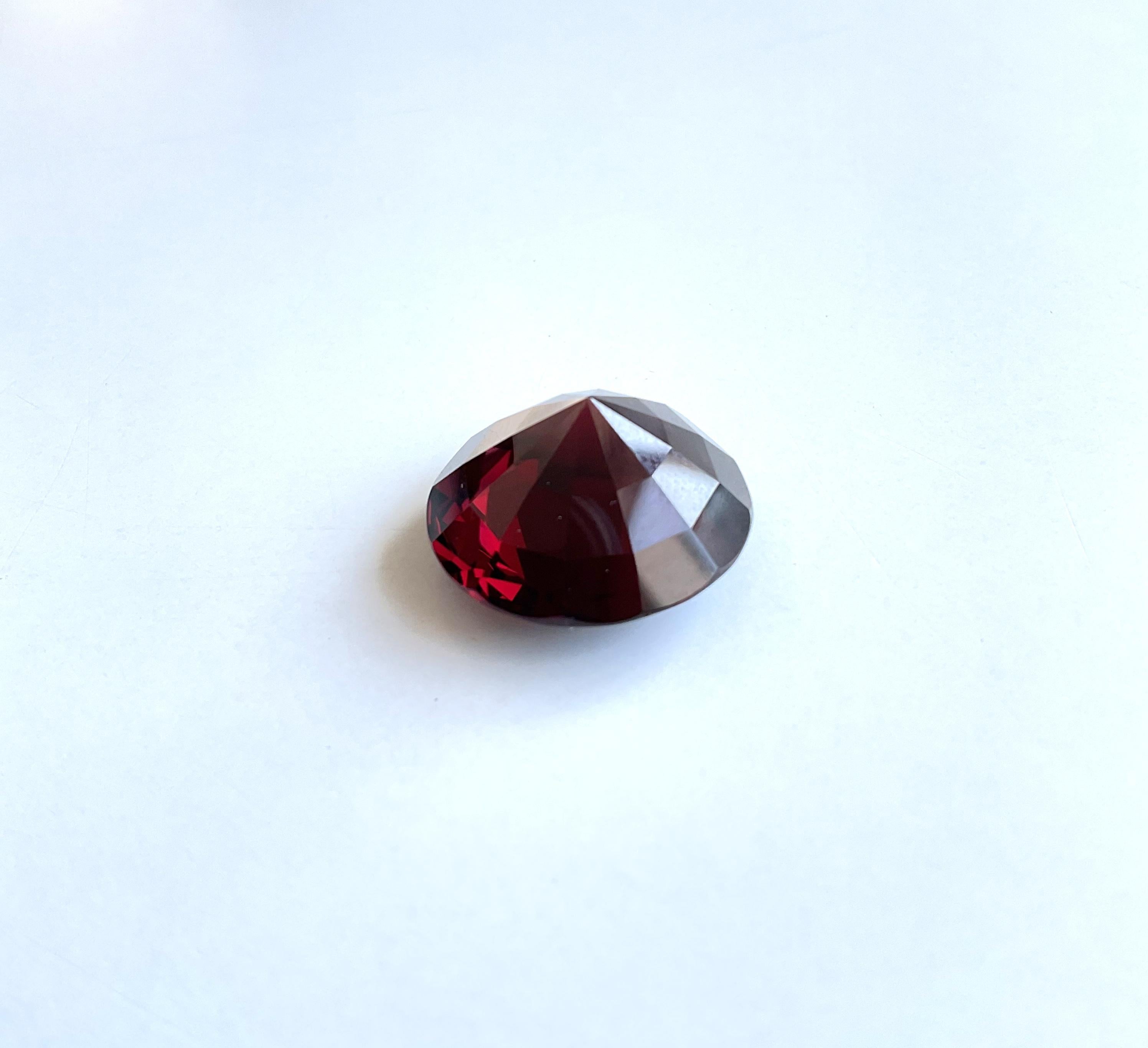 Art Deco 34.26 Carats Rhodolite Garnet Round Cut Stone Natural Gem For Top Fine Jewelry For Sale
