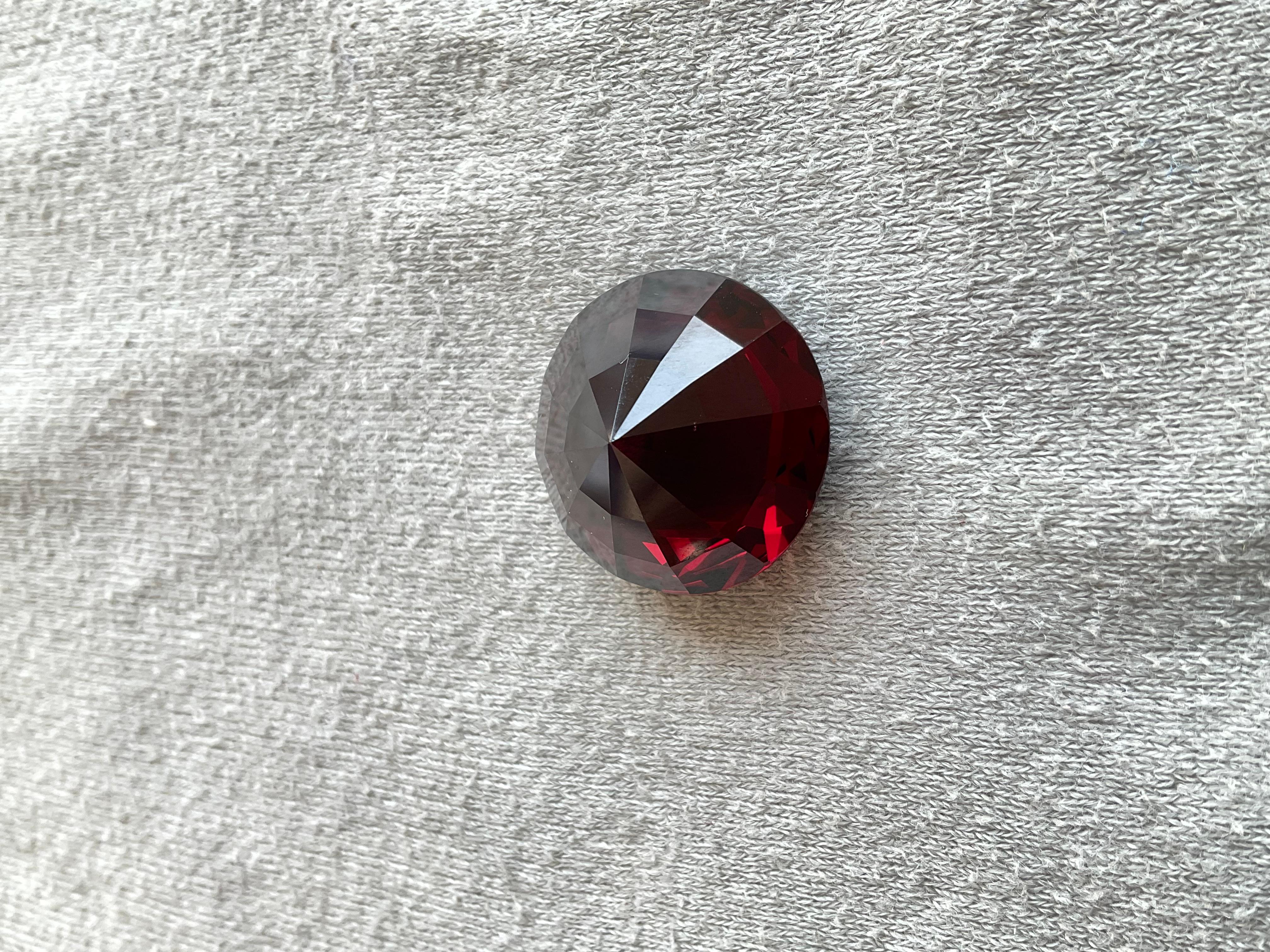 34.26 Carats Rhodolite Garnet Round Cut Stone Natural Gem For Top Fine Jewelry In New Condition For Sale In Jaipur, RJ