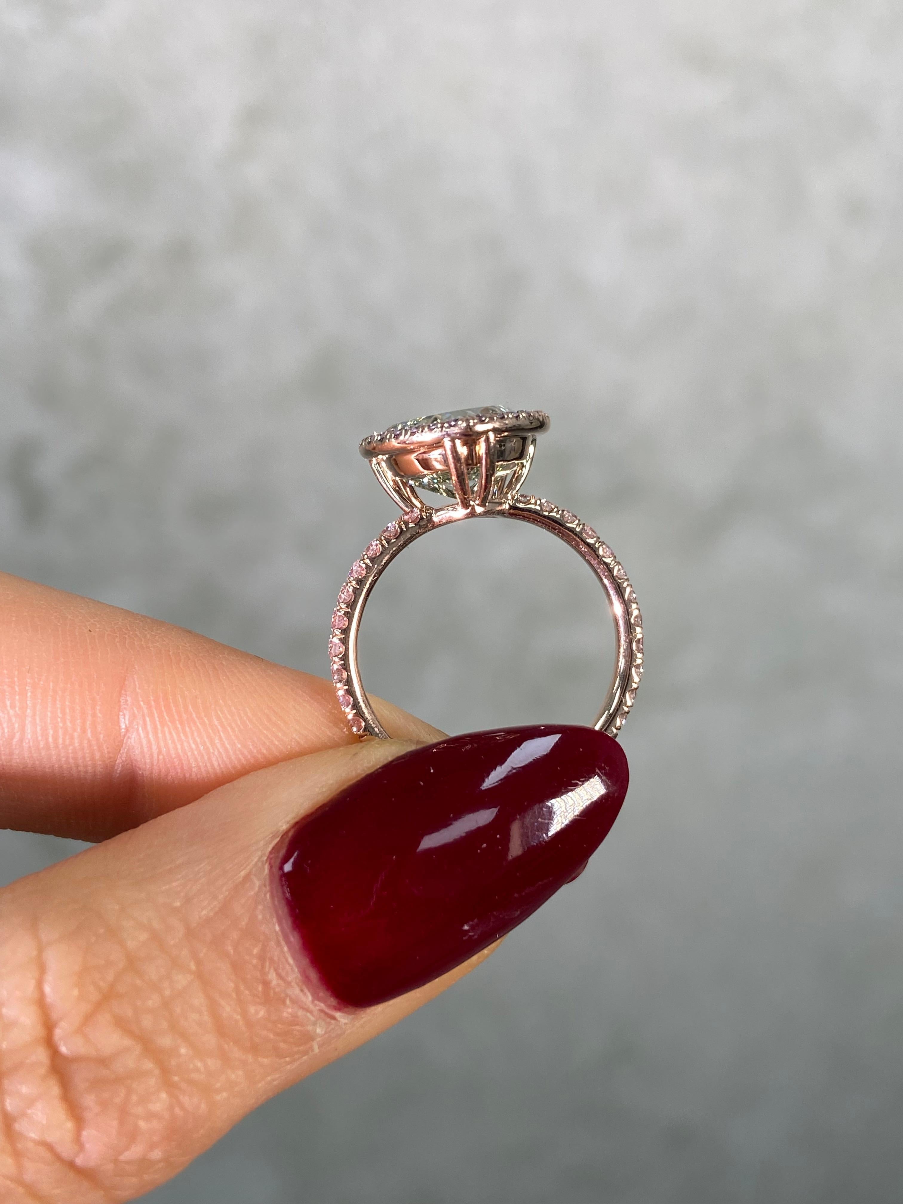 3.42ct Heart Shape Green Diamond in Pink Diamond Halo Unique Engagement Ring (bague de fiançailles unique) en vente 1