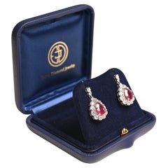 Boucles d'oreilles pendantes en platine avec rubis (environ 3,40 carats) et diamants