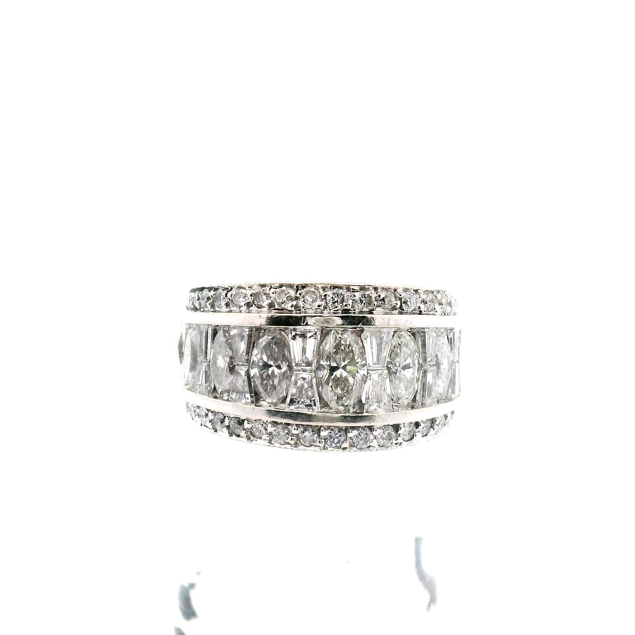 3,42cttw. Fascia in platino con diamante multi marquise in vendita 8