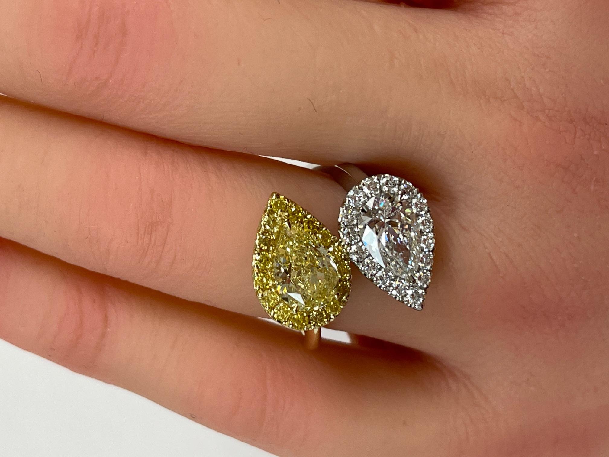 3,42CTW. Anillo de Diamantes Amarillos y Blancos Fancy Intensos en Forma de Pera Certificado GIA en venta 7